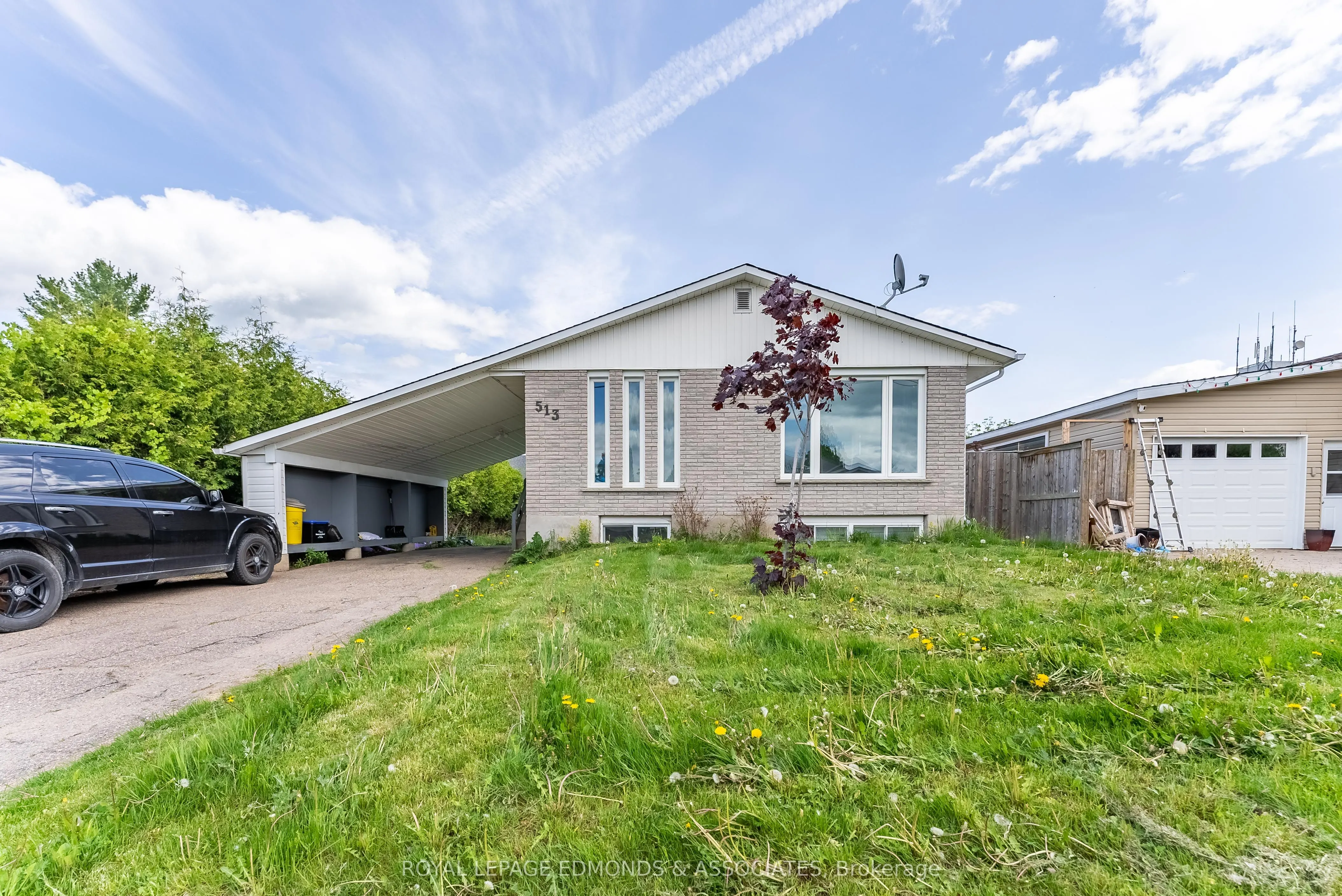 513 BROADVIEW Drive