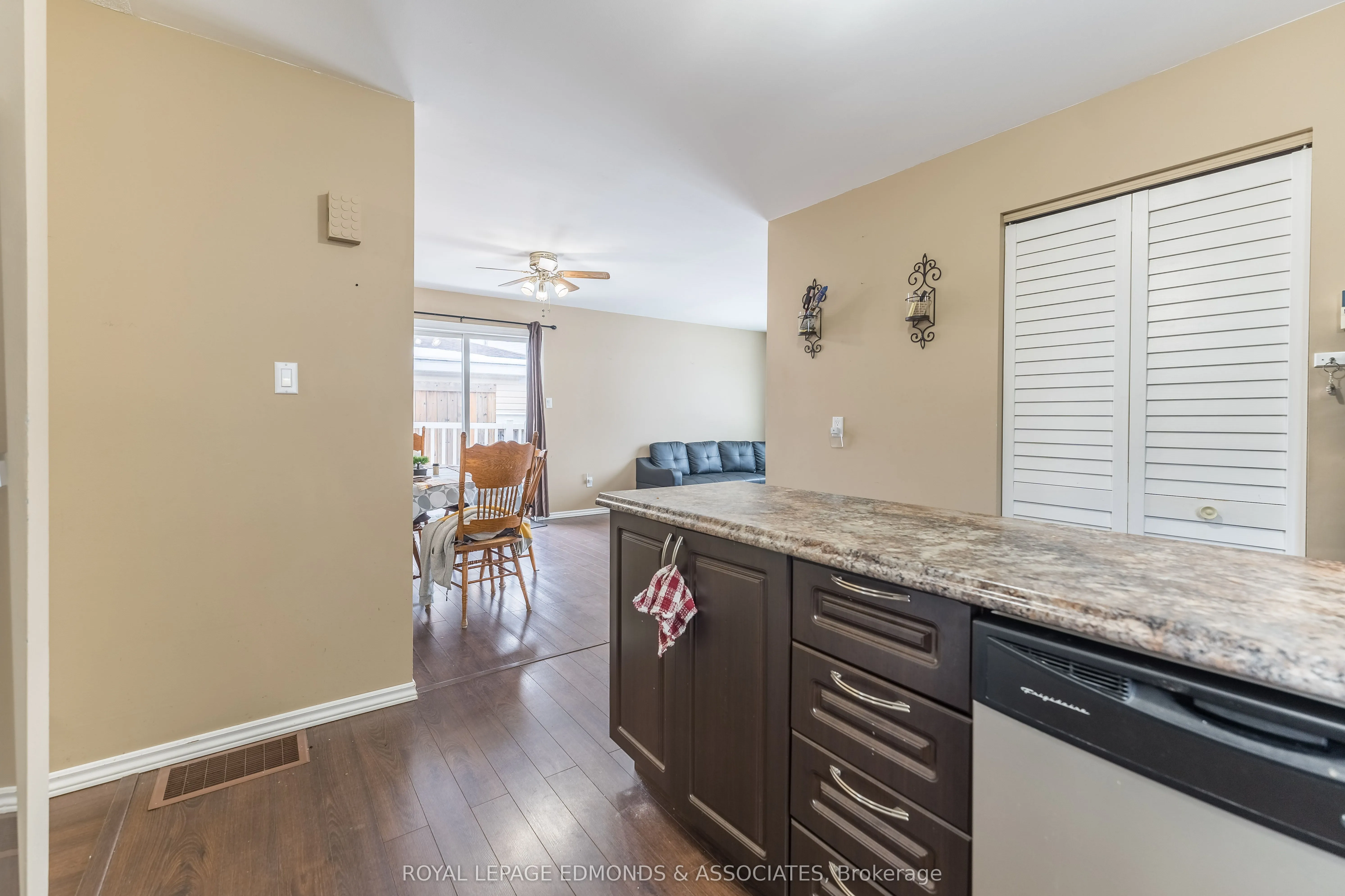 513 BROADVIEW Drive