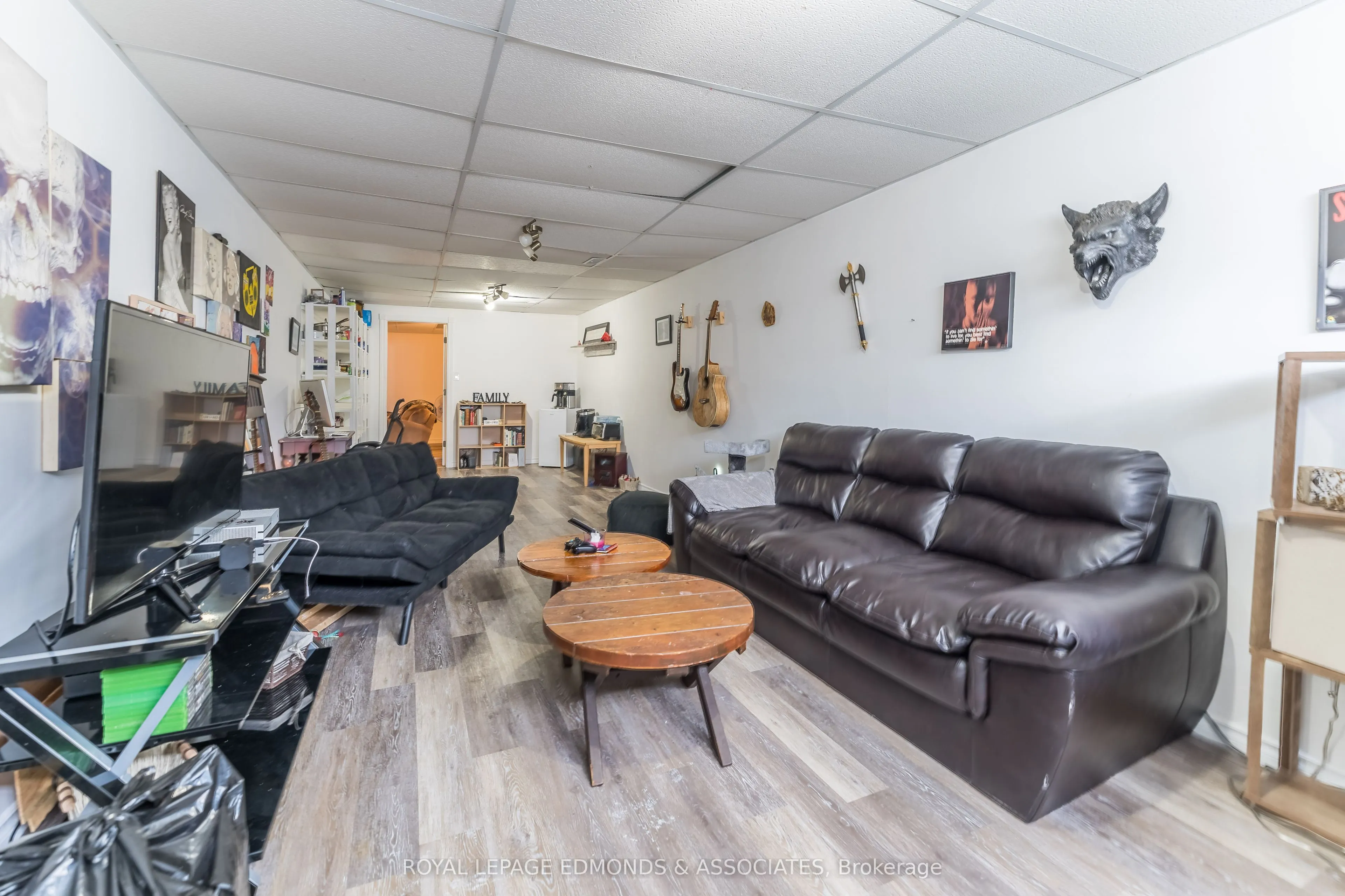513 BROADVIEW Drive