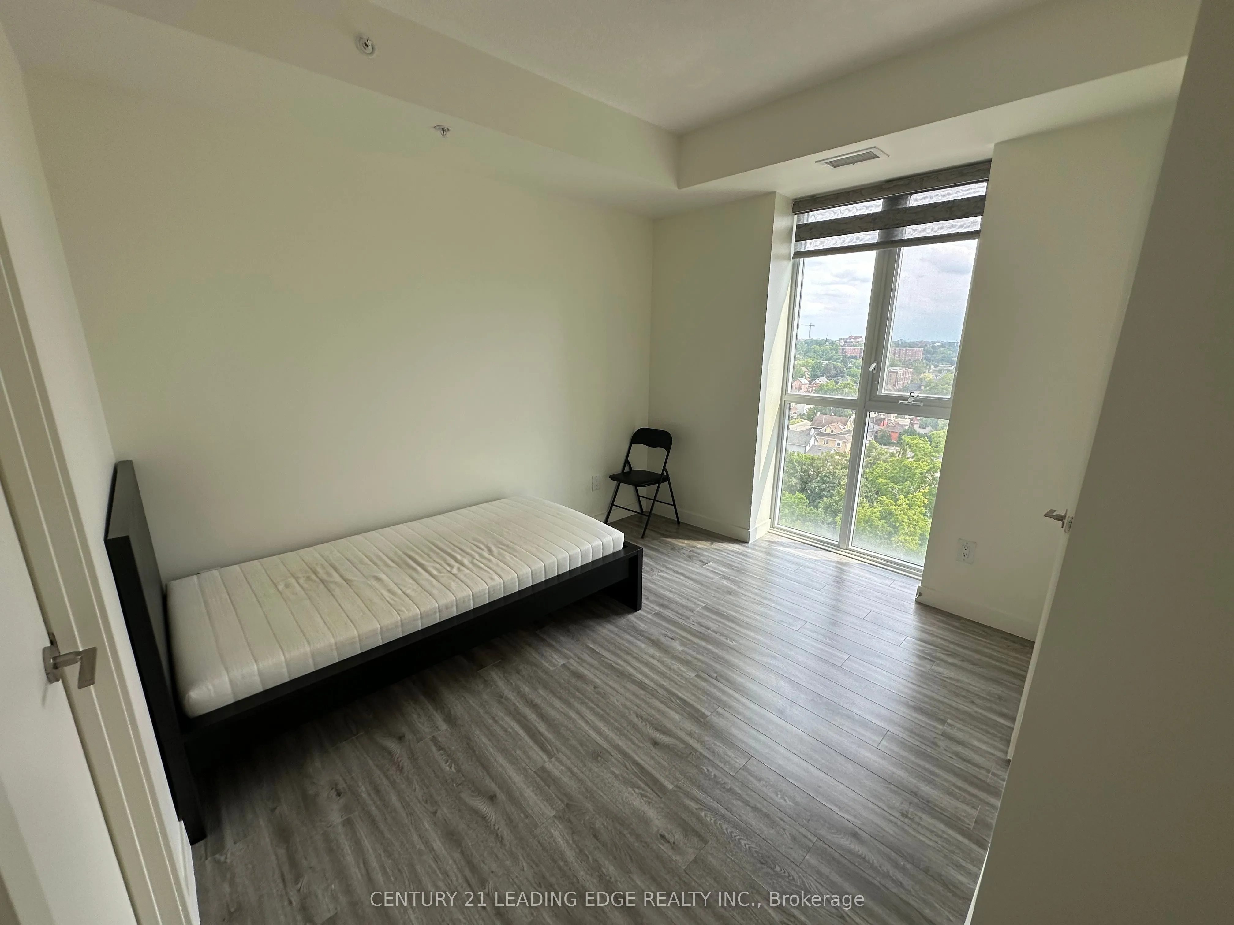 128 King Street N, #1004