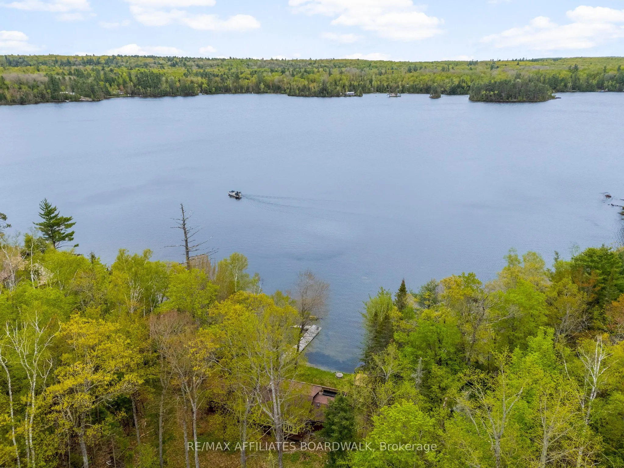 593 Mazinaw Lake