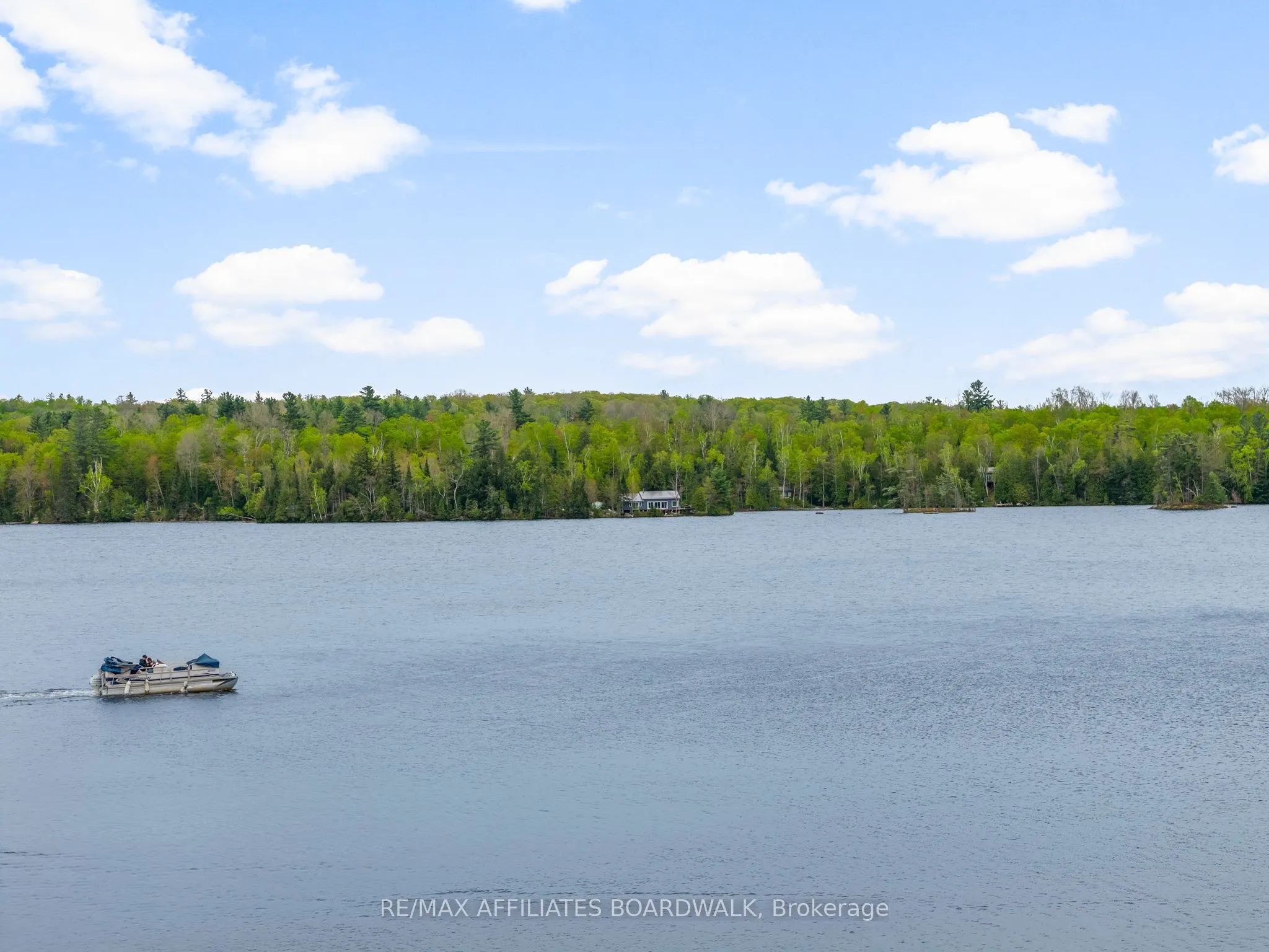 593 Mazinaw Lake