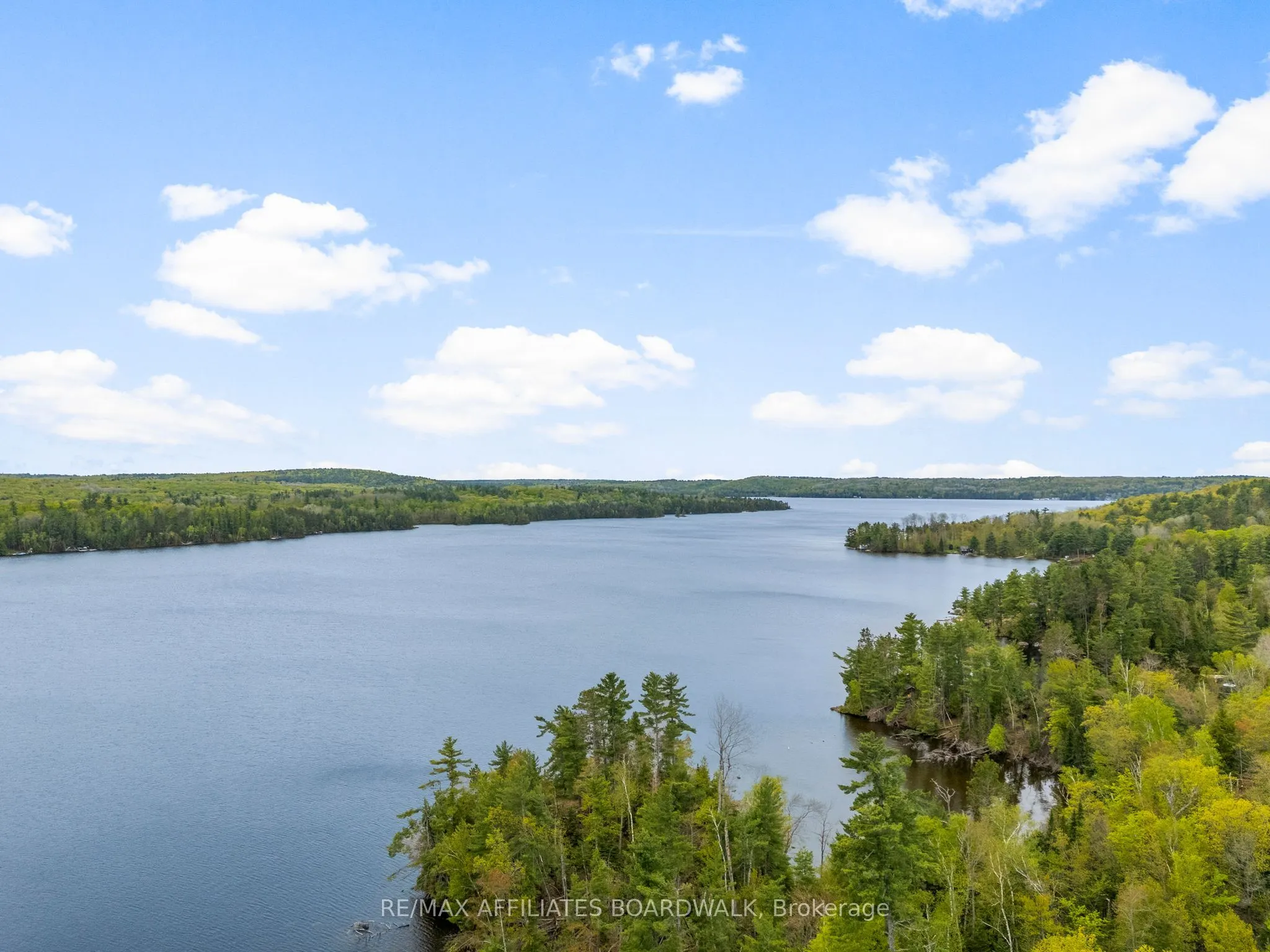 593 Mazinaw Lake