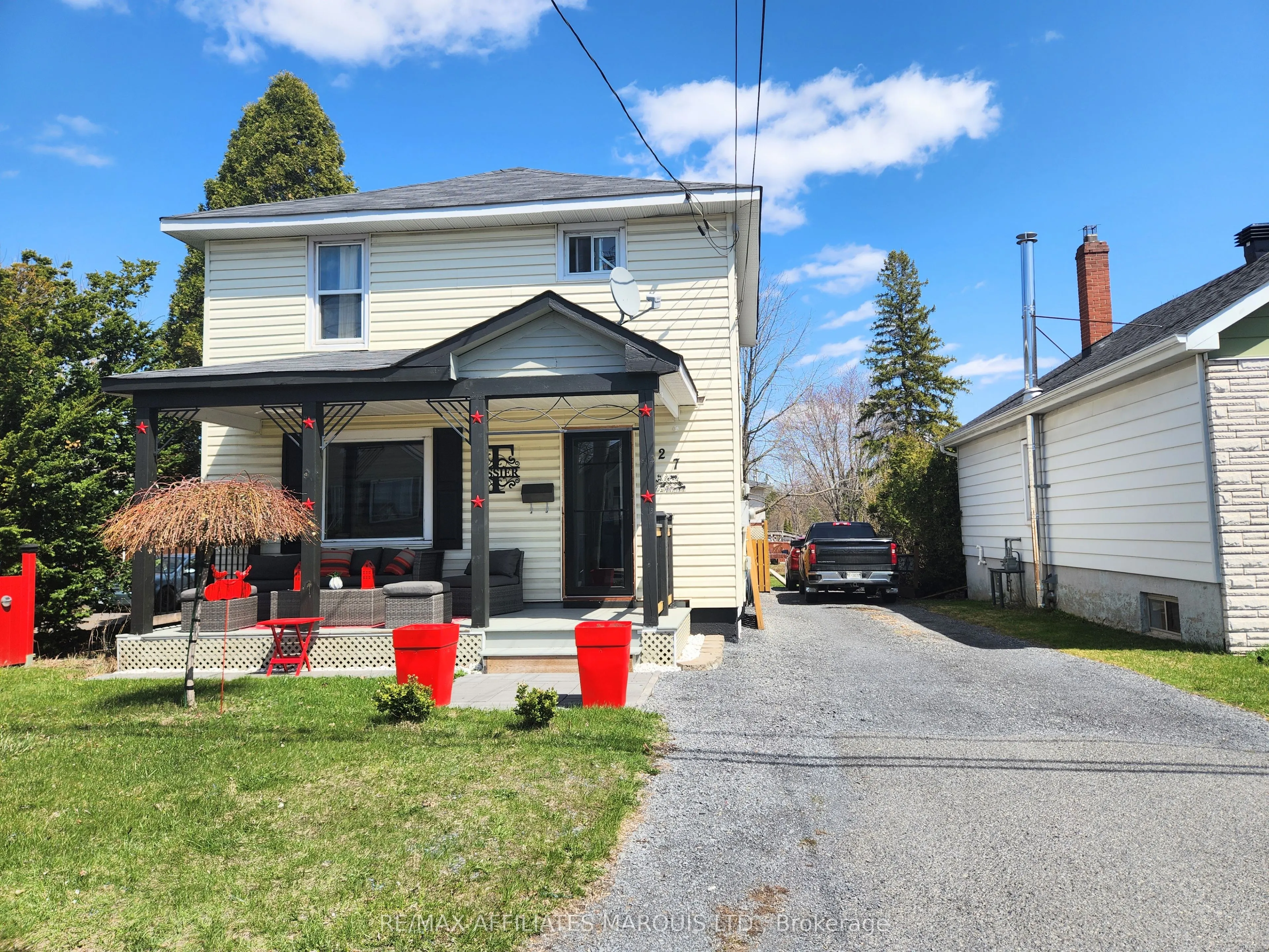 827 Amelia Street