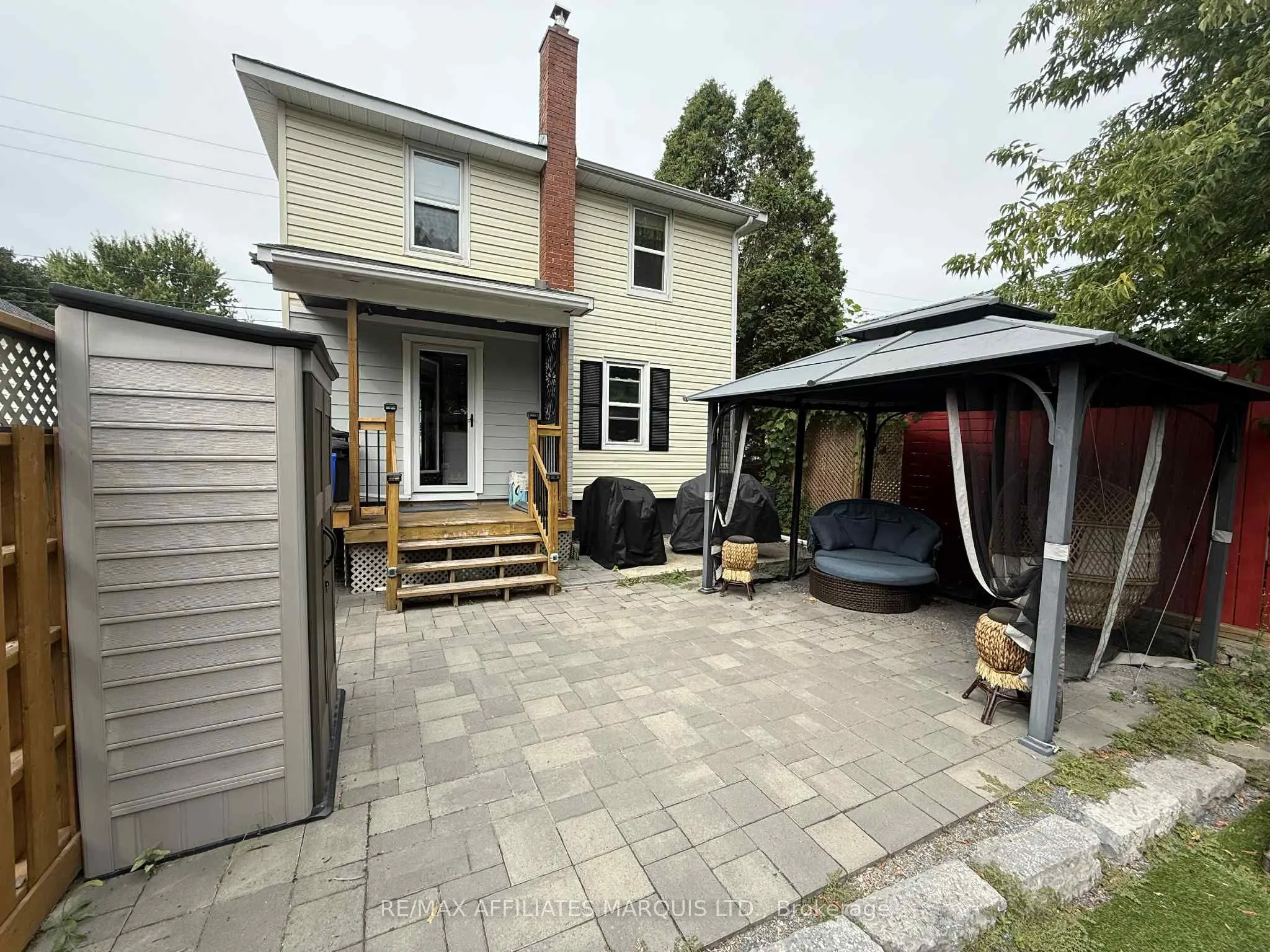 827 Amelia Street