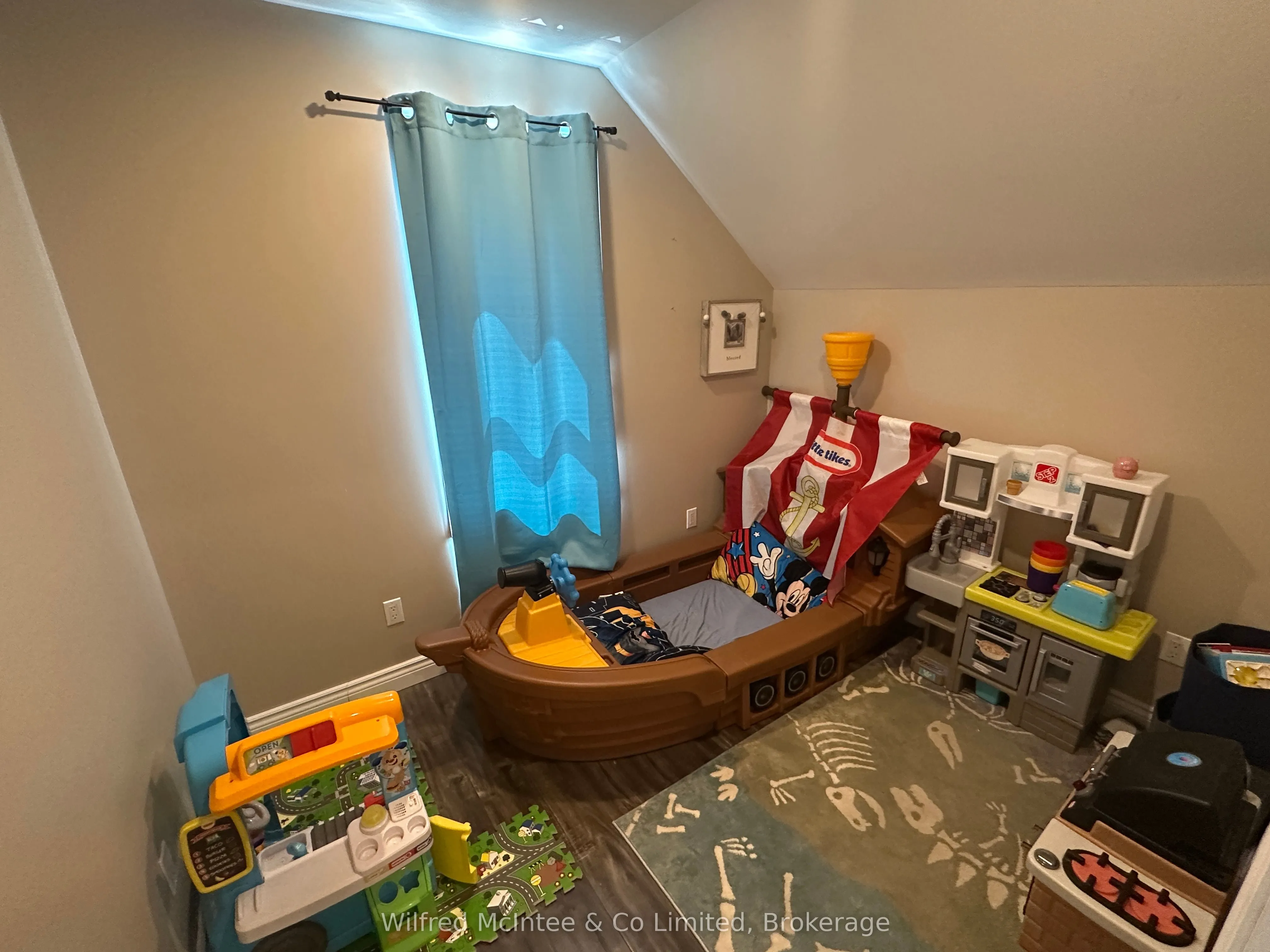 49 Absalom Street W