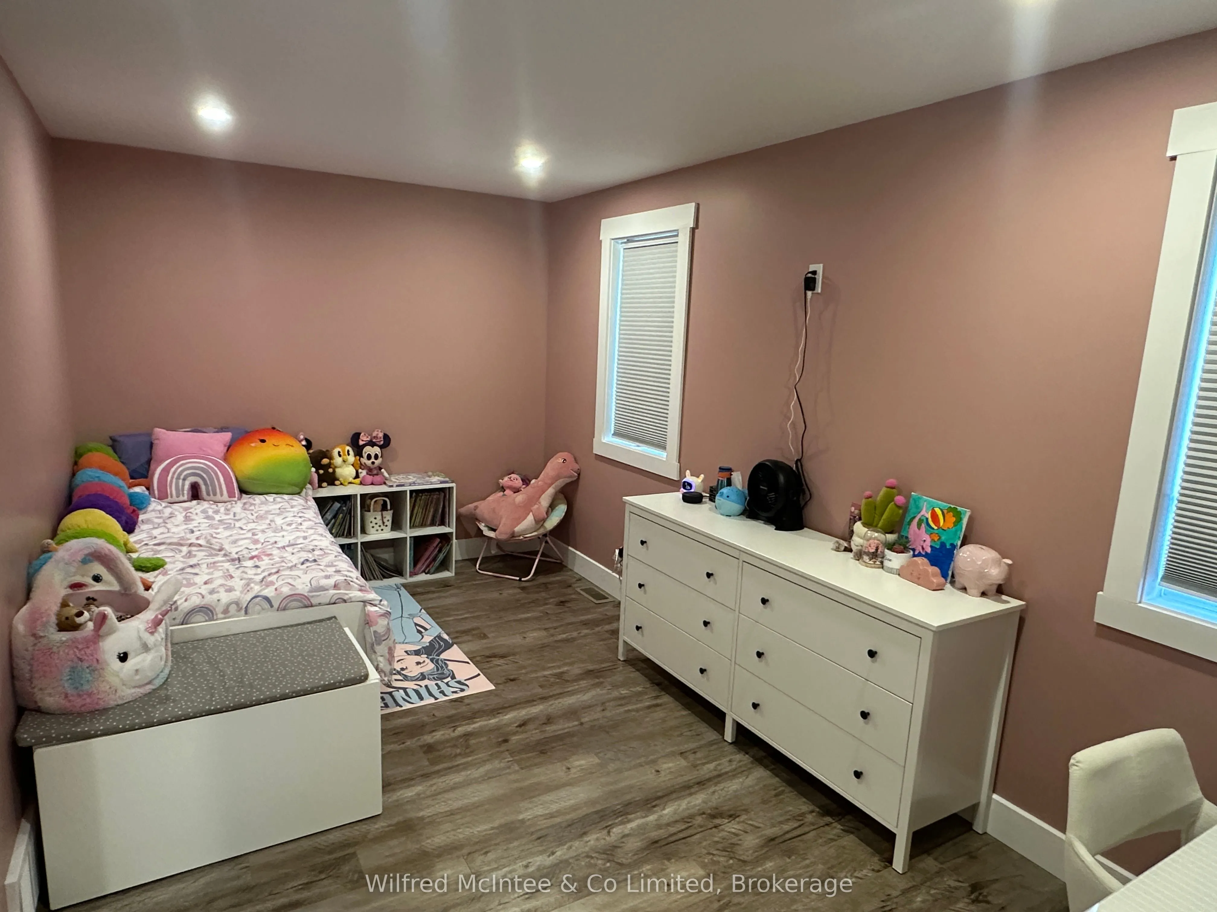 49 Absalom Street W