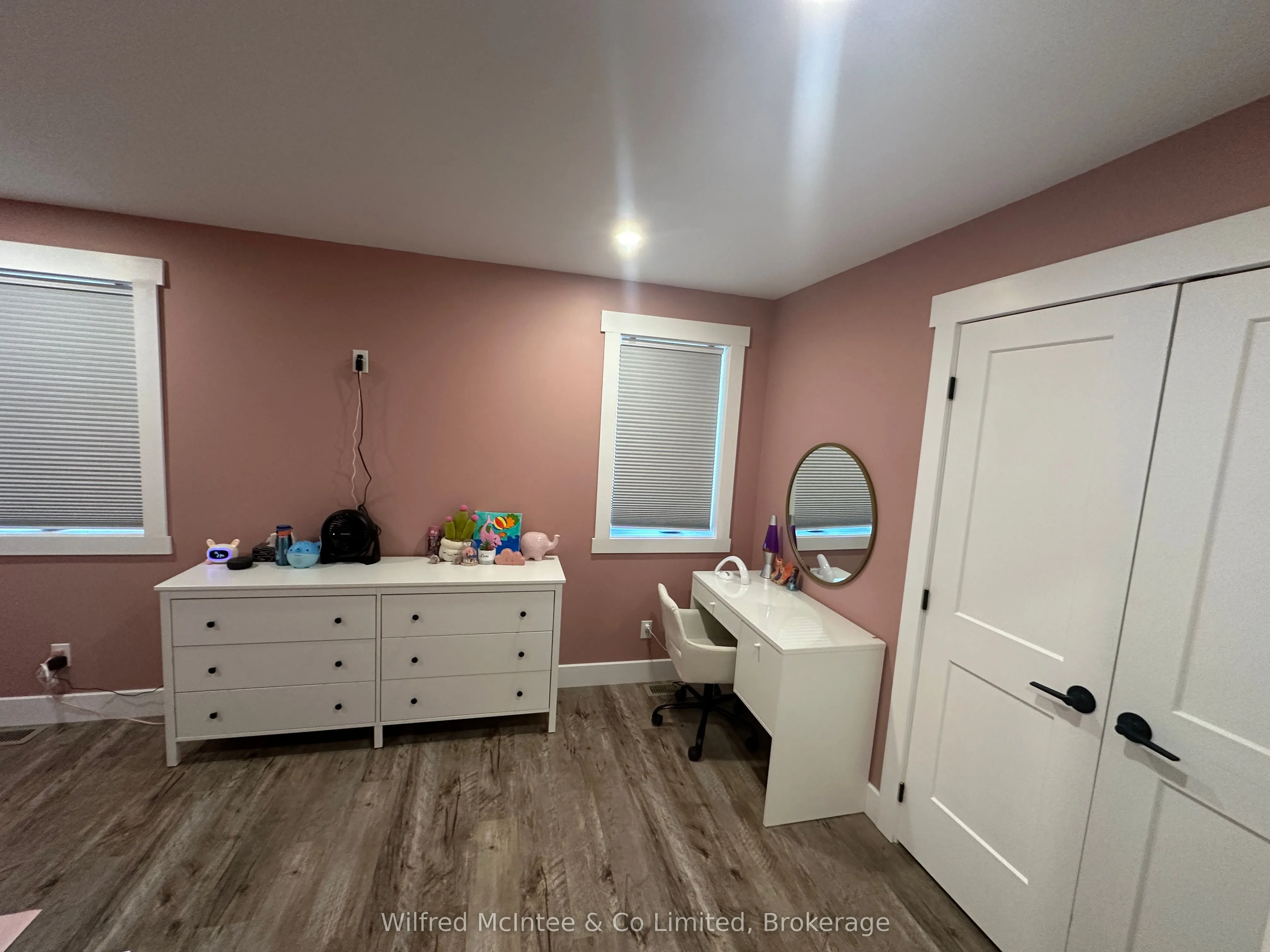 49 Absalom Street W