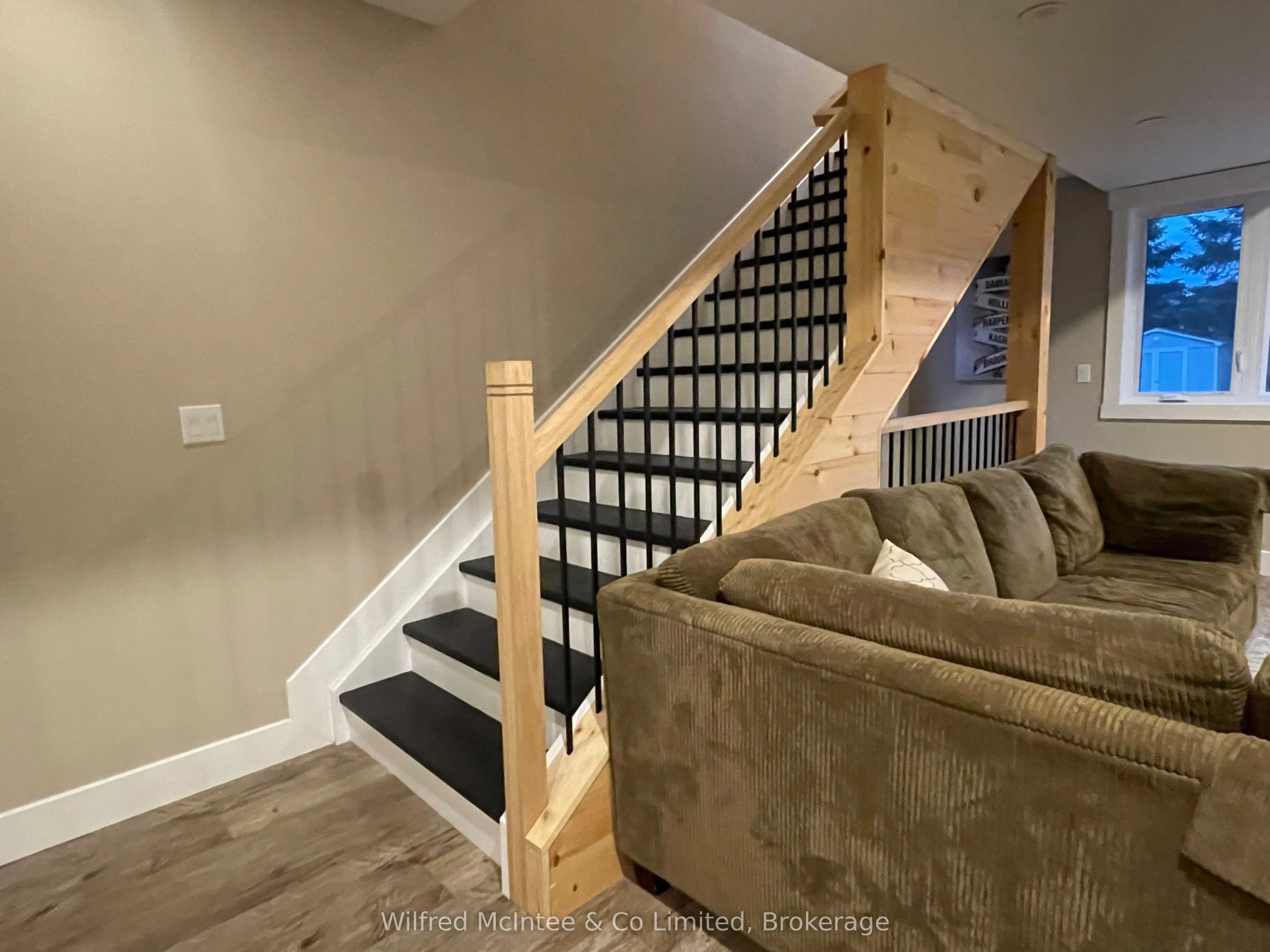 49 Absalom Street W