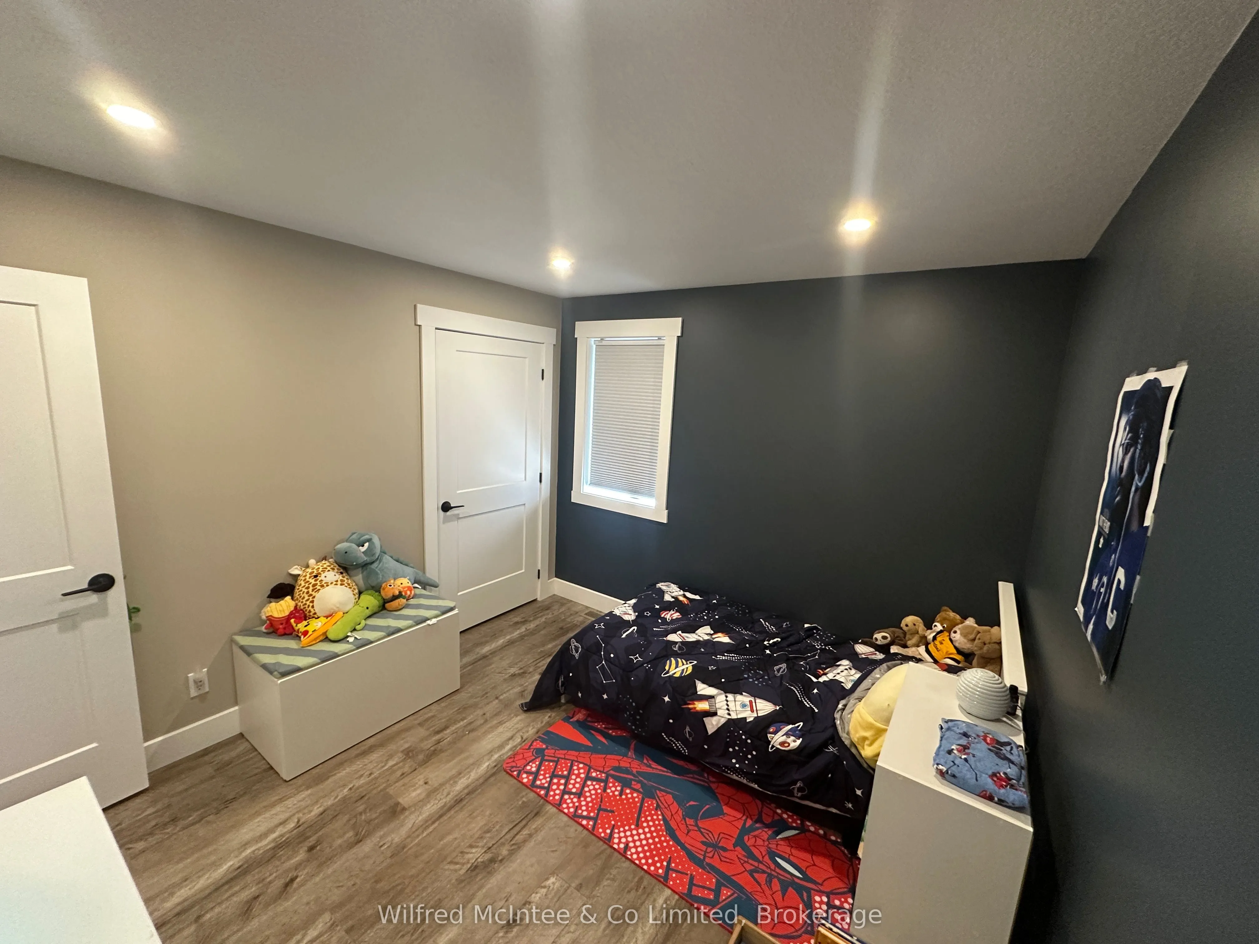 49 Absalom Street W