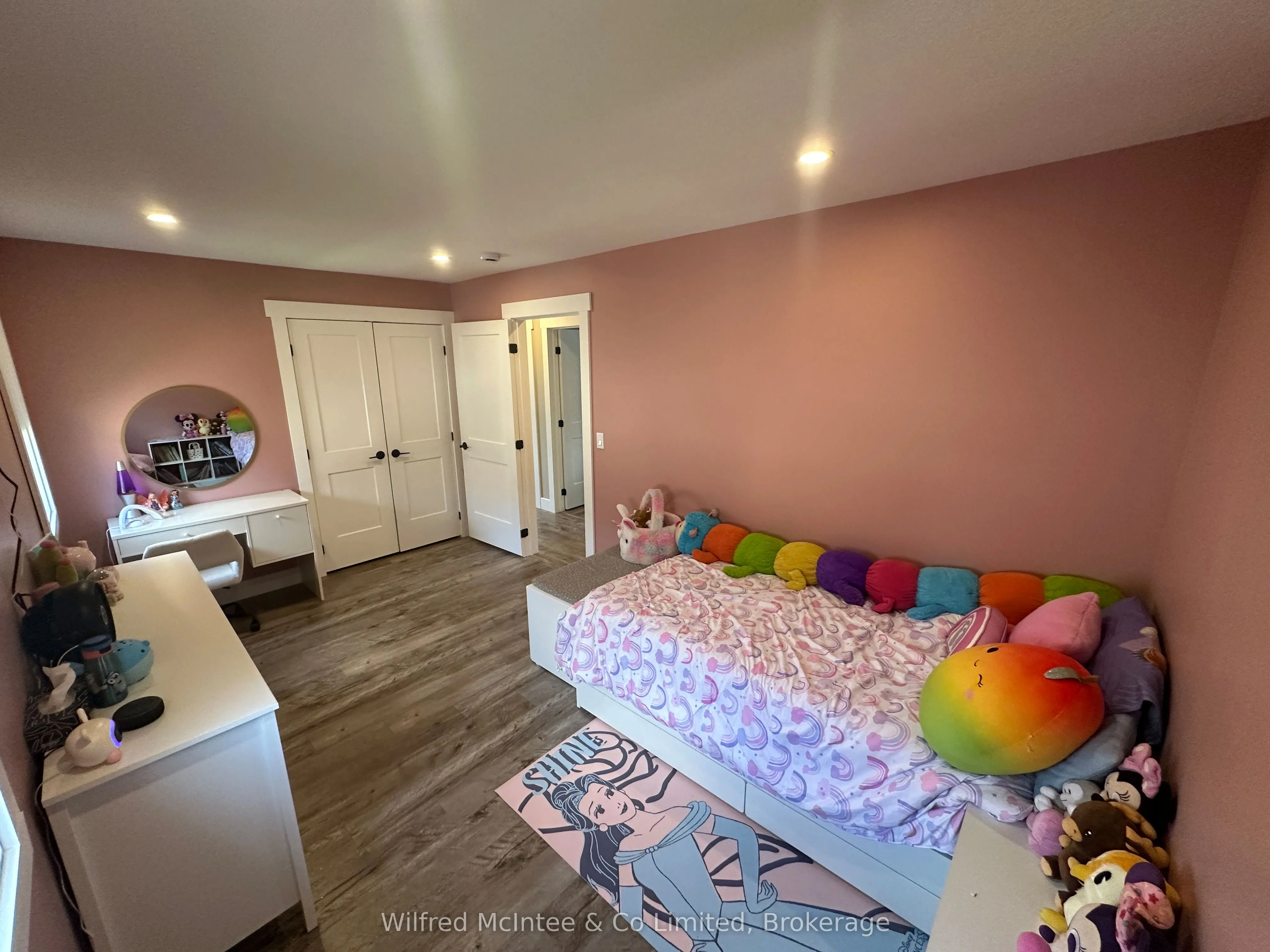 49 Absalom Street W