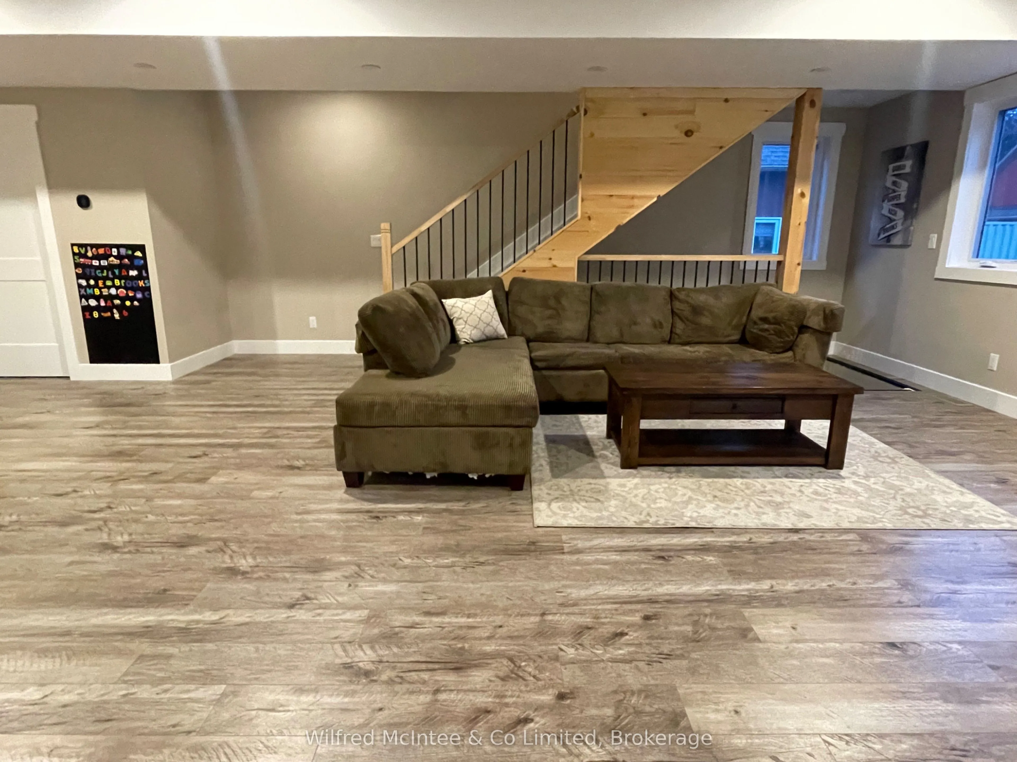 49 Absalom Street W