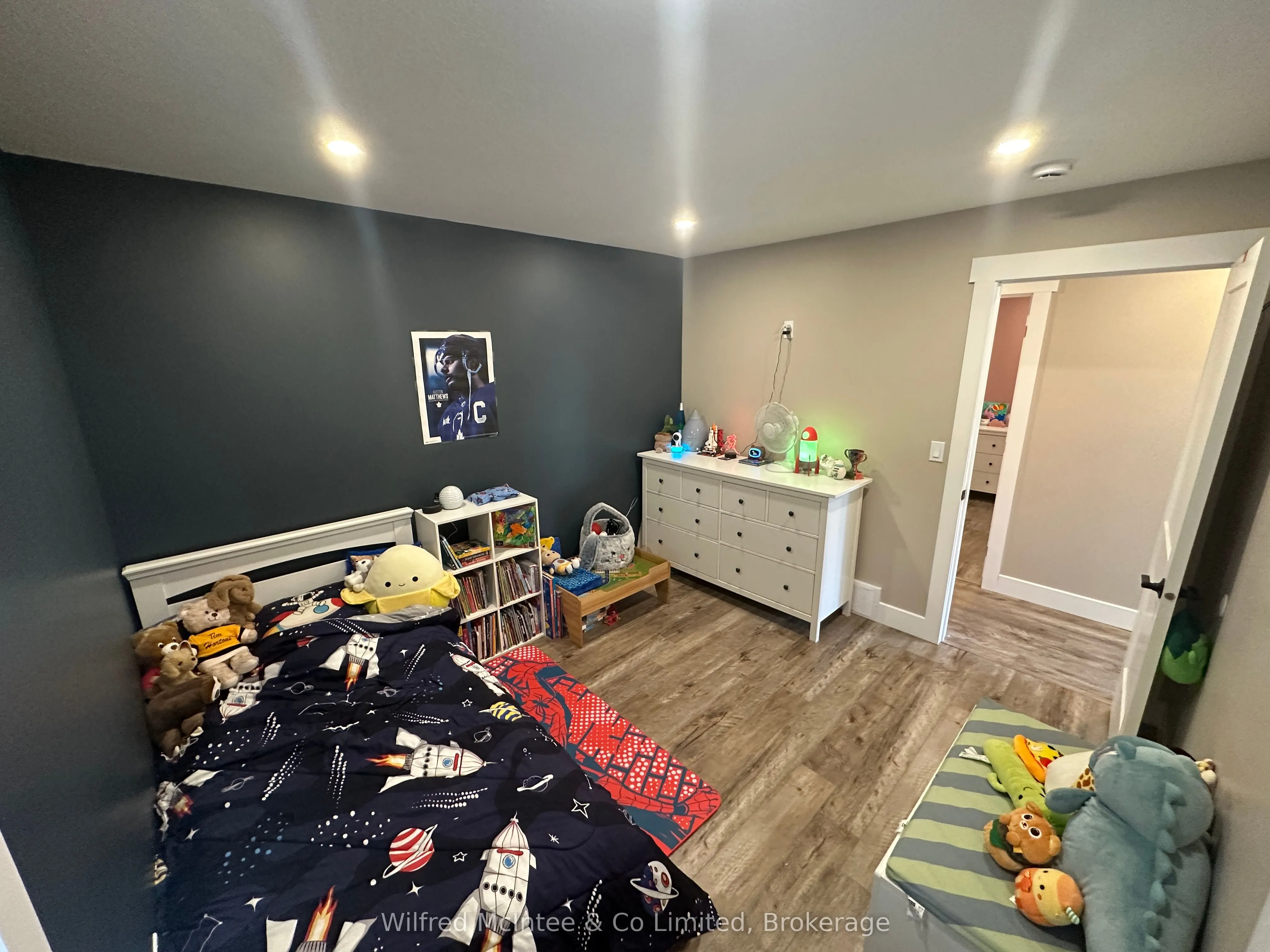 49 Absalom Street W