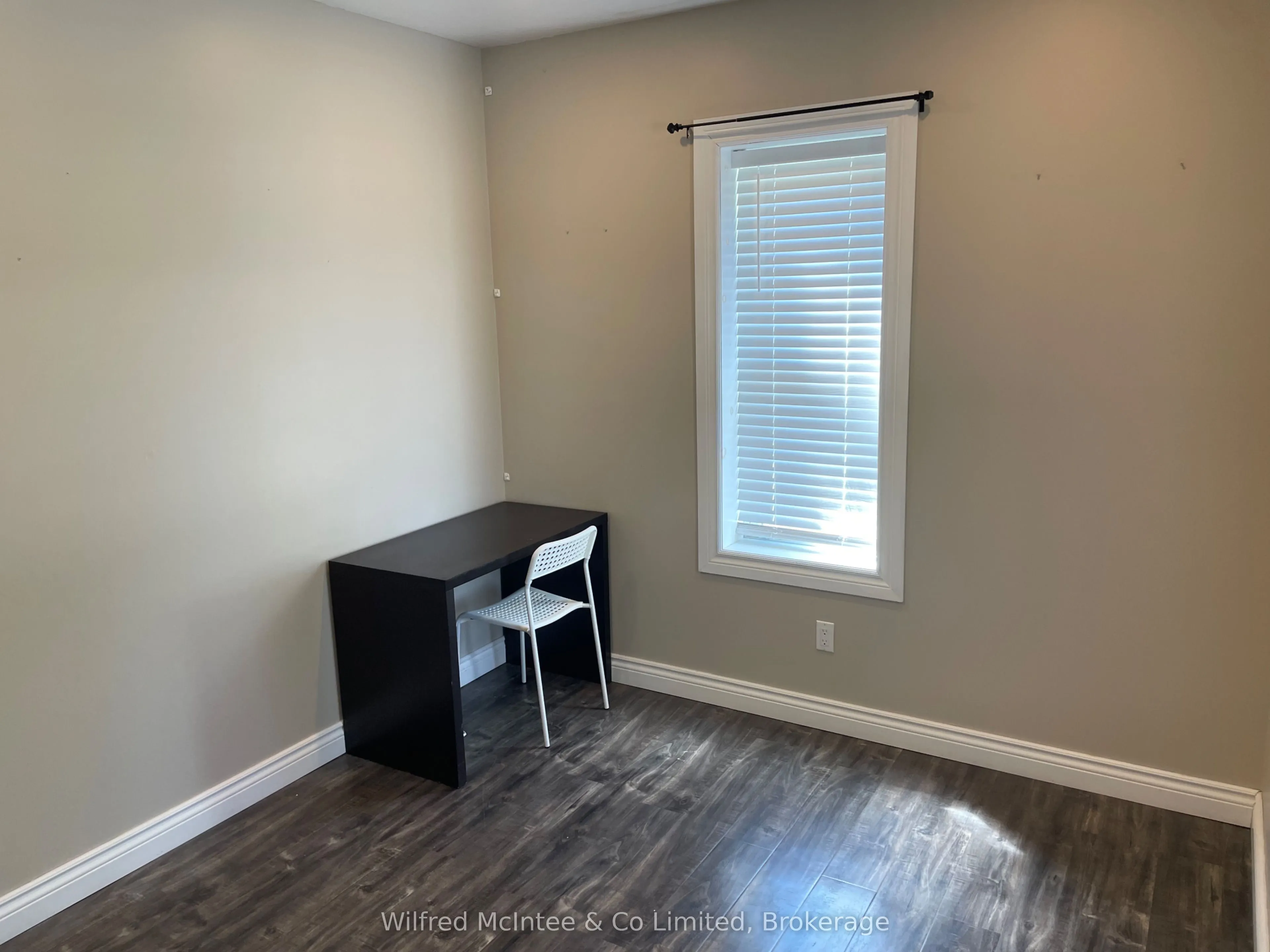 49 Absalom Street W