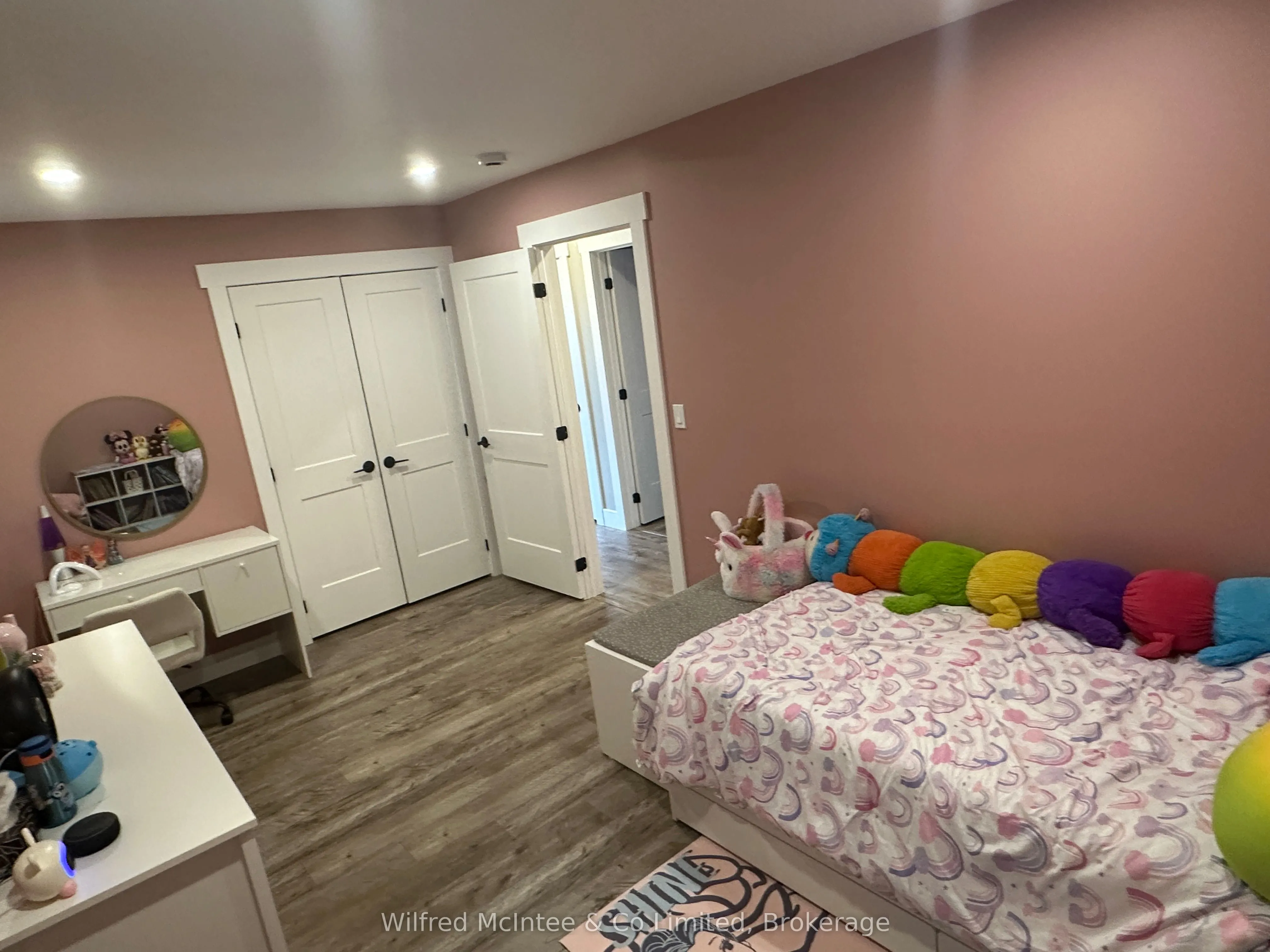 49 Absalom Street W