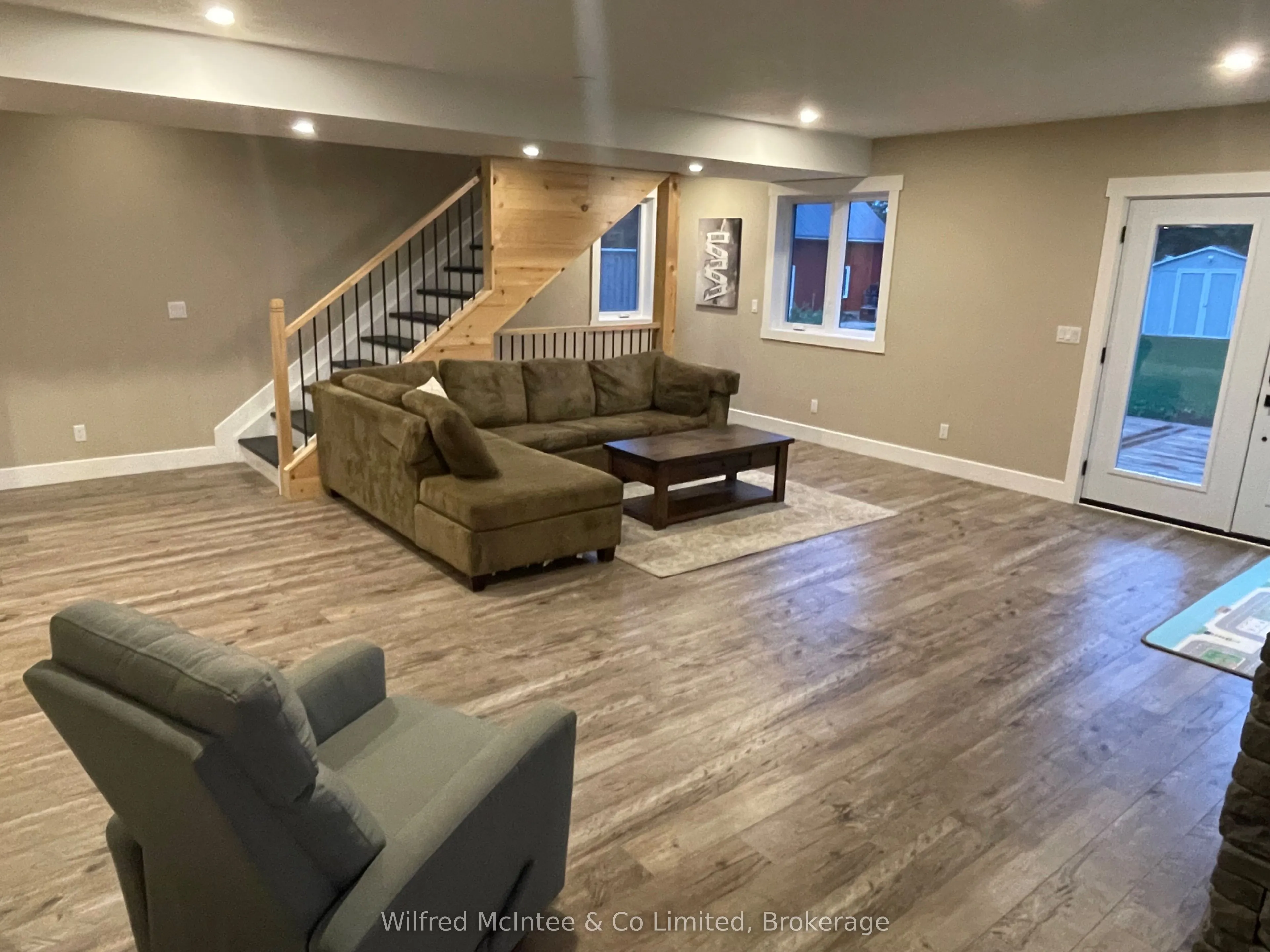 49 Absalom Street W