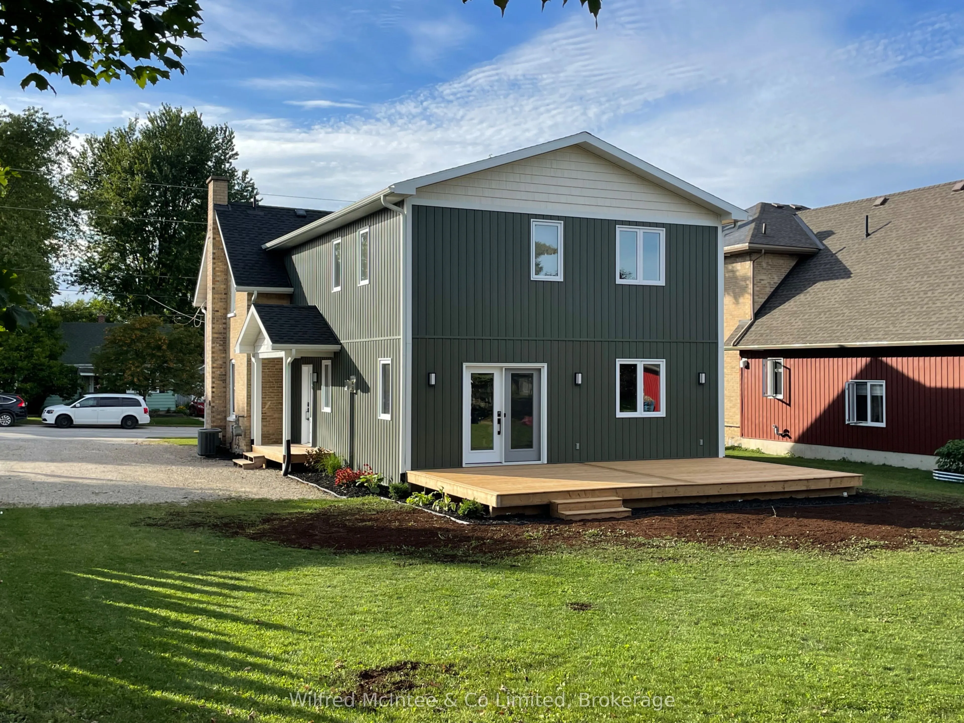 49 Absalom Street W