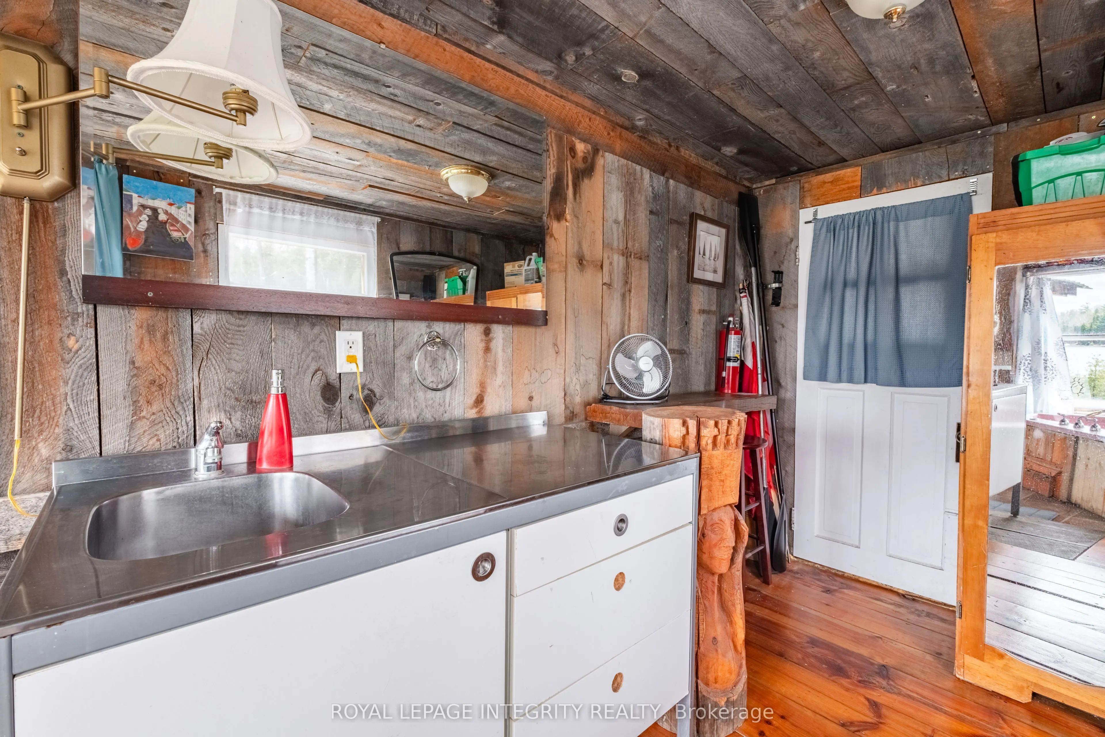817 Darling Concession 7 Road