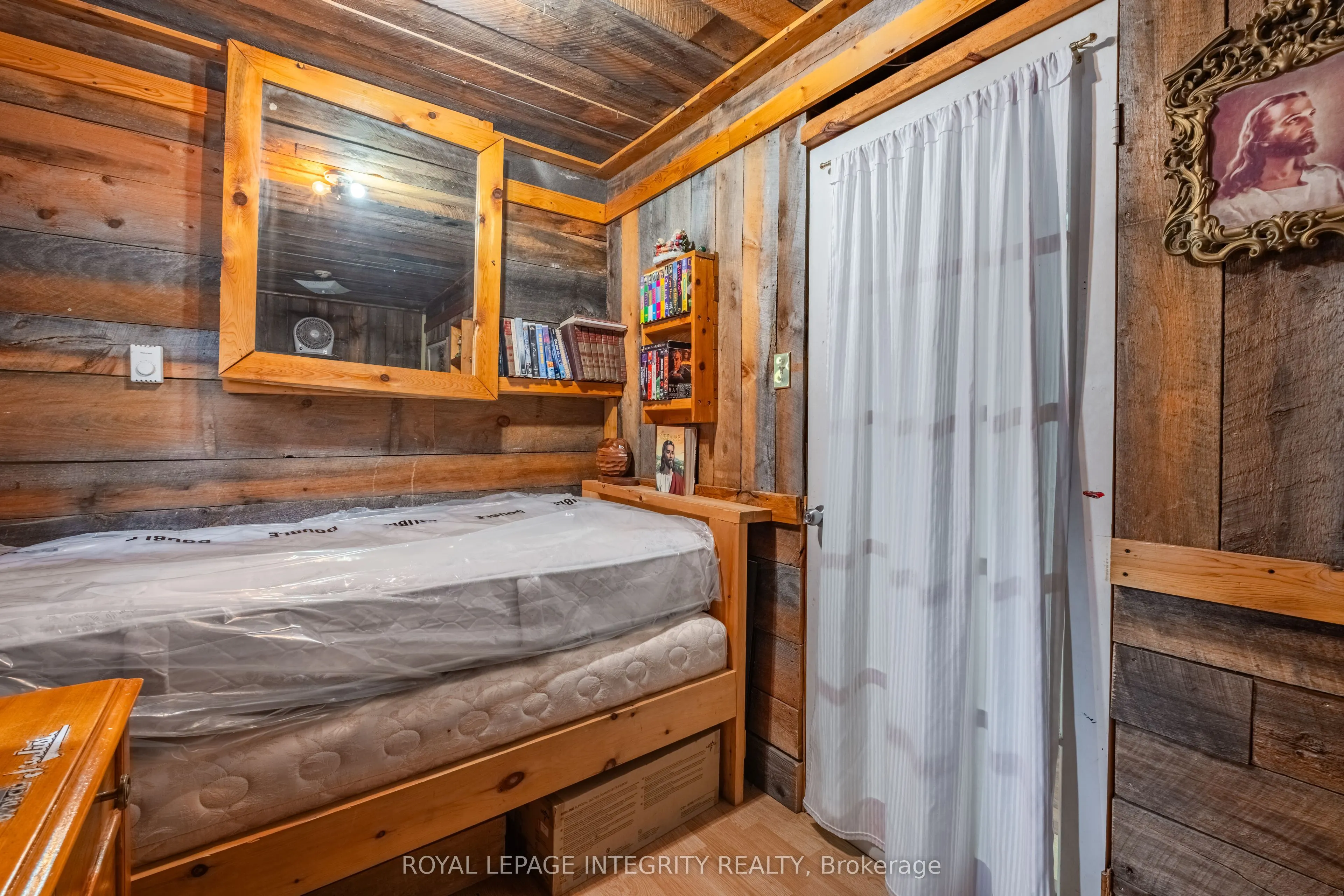 817 Darling Concession 7 Road