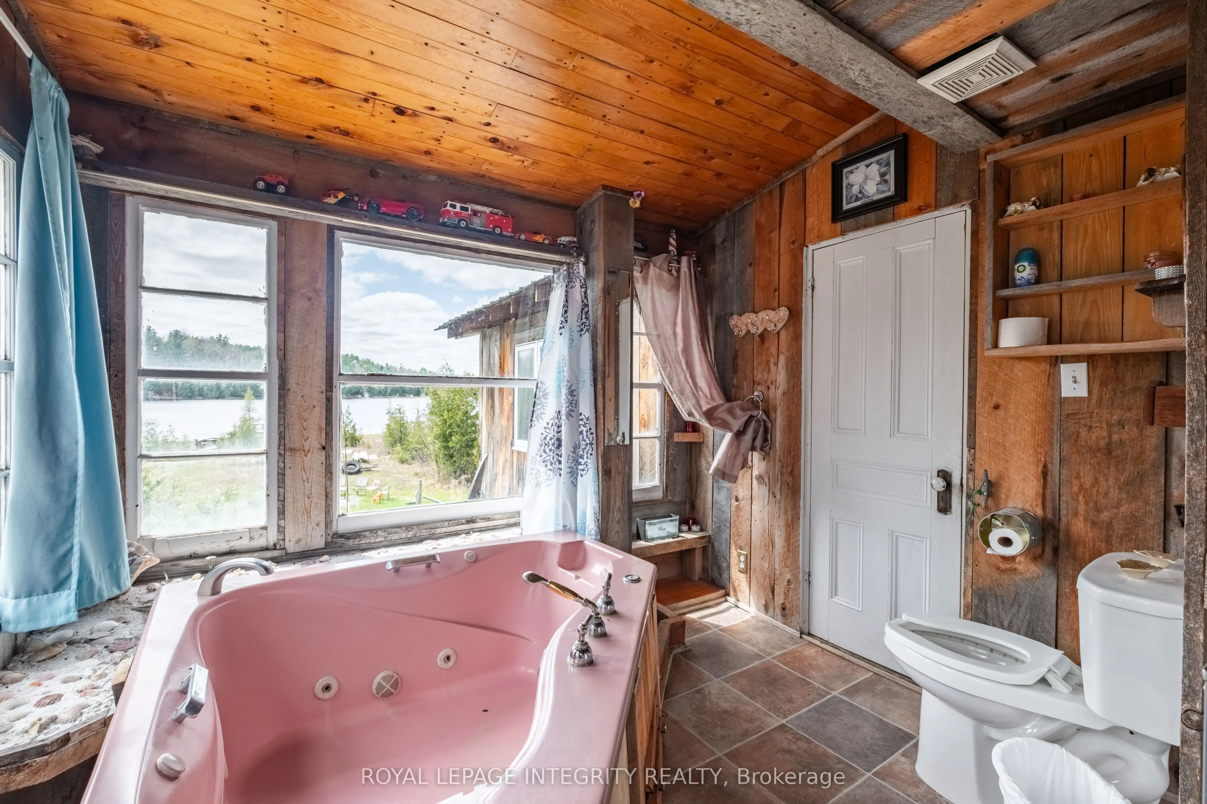 817 Darling Concession 7 Road