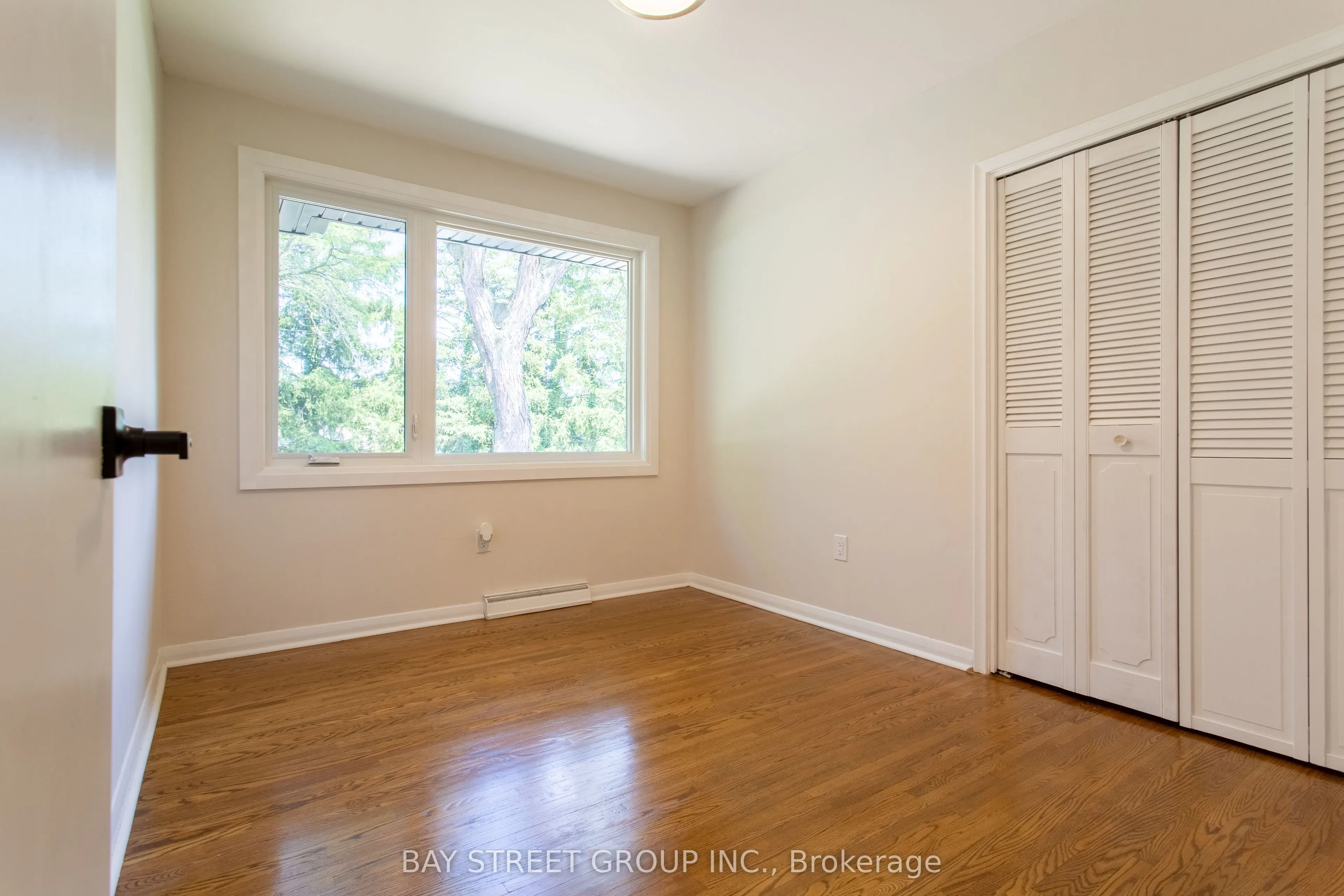 2 Parklane Crescent S