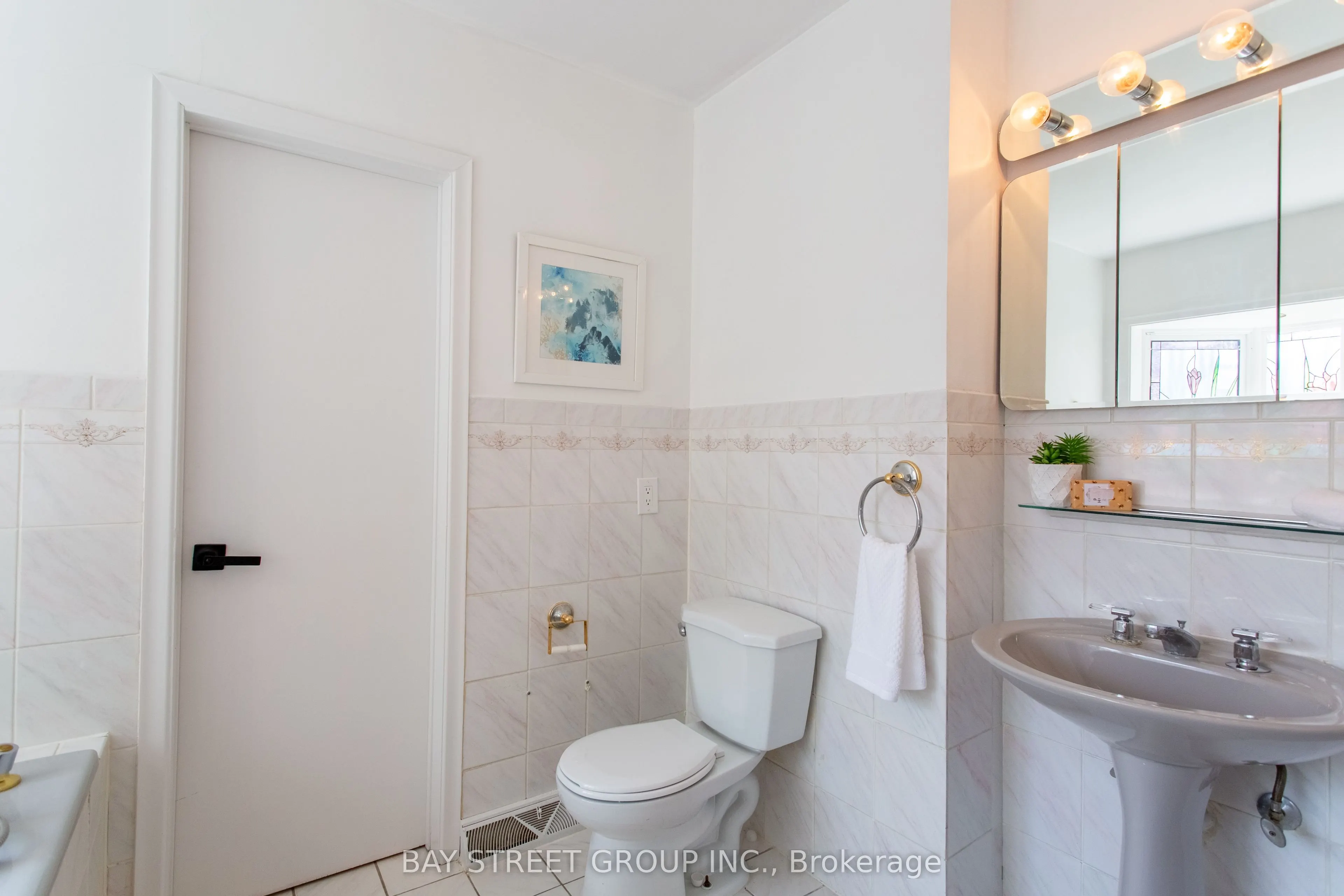 2 Parklane Crescent S