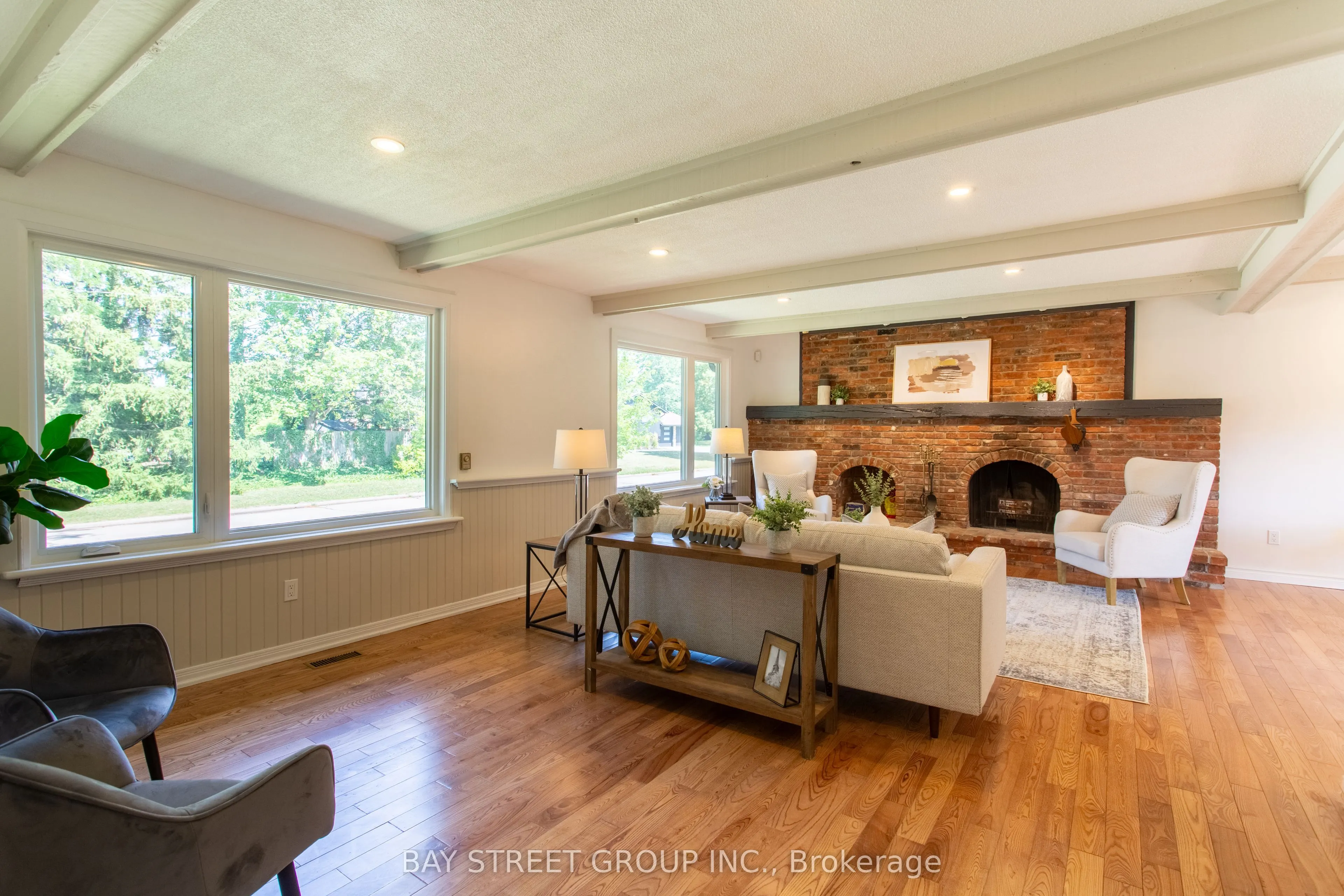 2 Parklane Crescent S