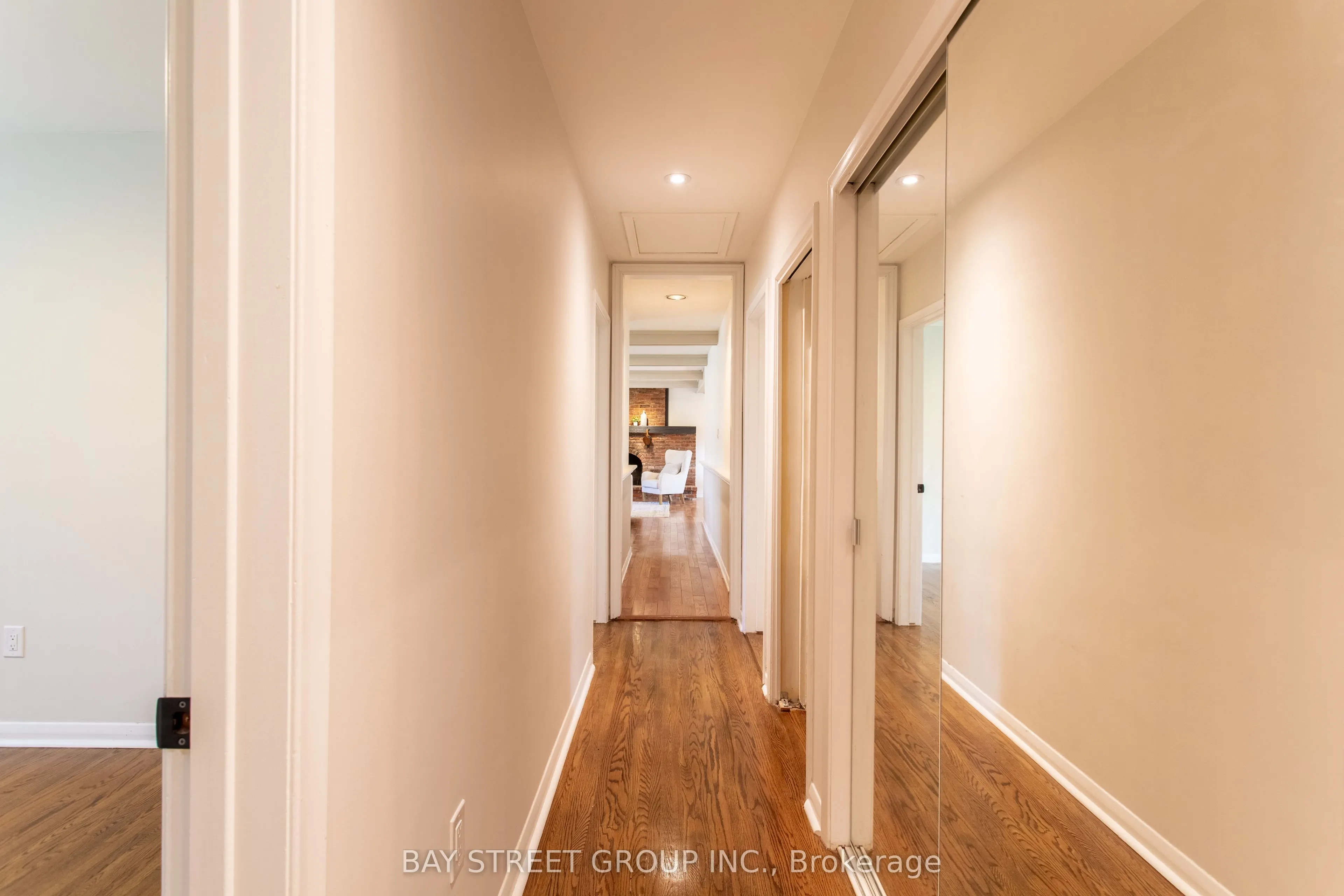 2 Parklane Crescent S