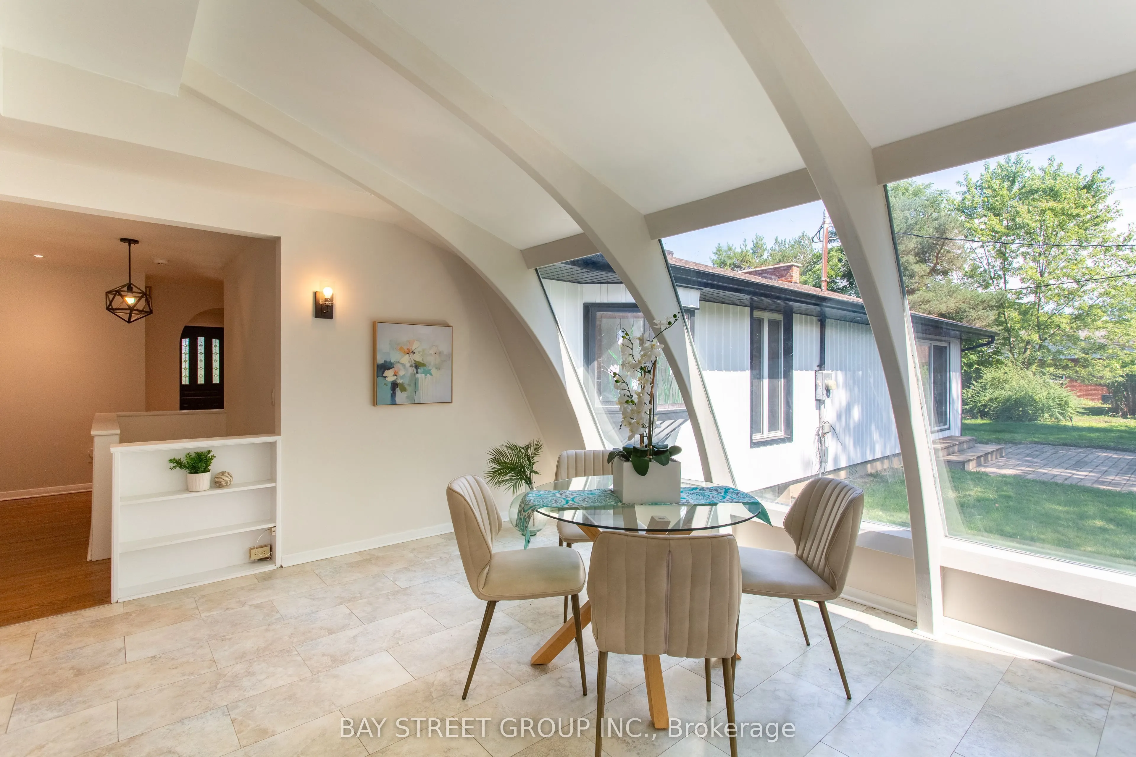 2 Parklane Crescent S