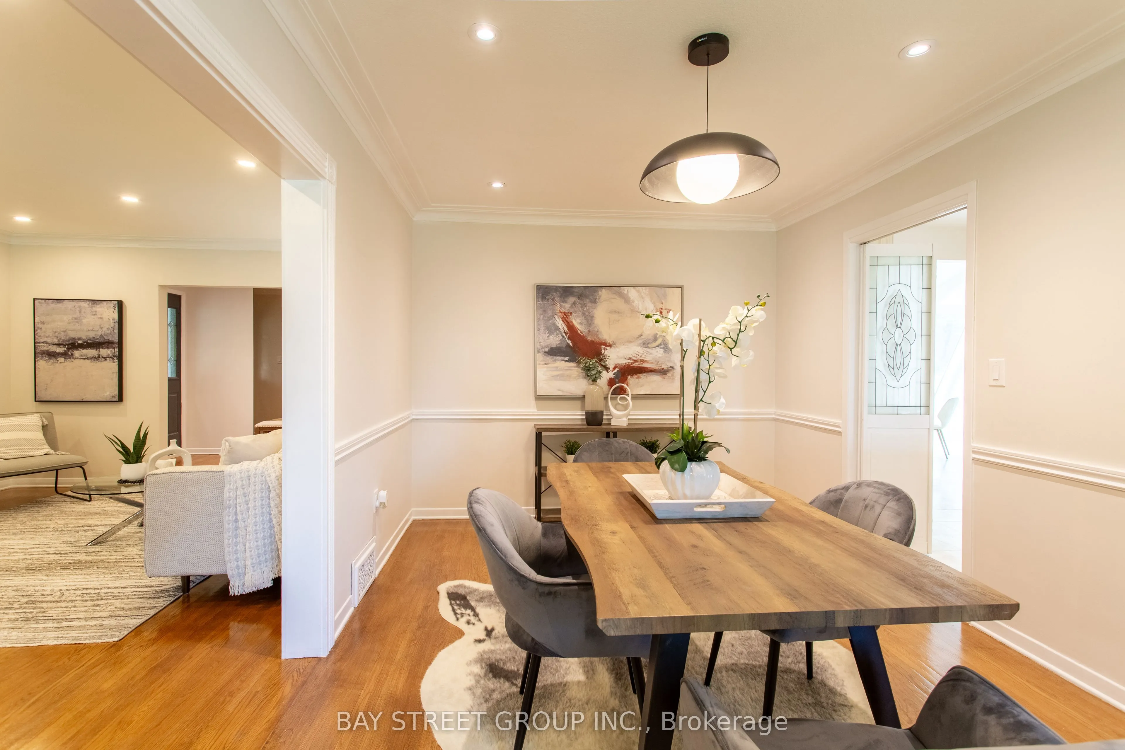 2 Parklane Crescent S