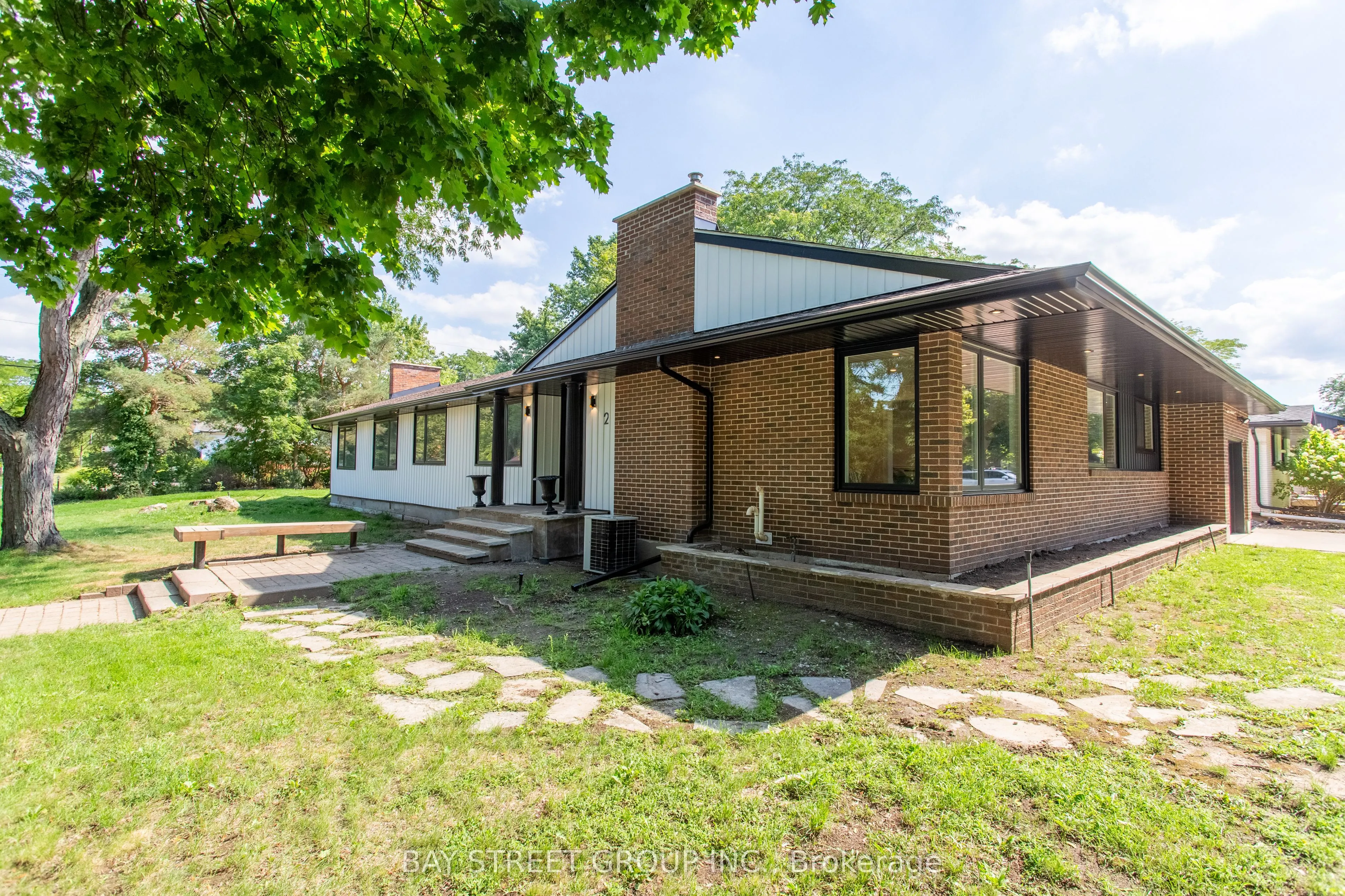 2 Parklane Crescent S