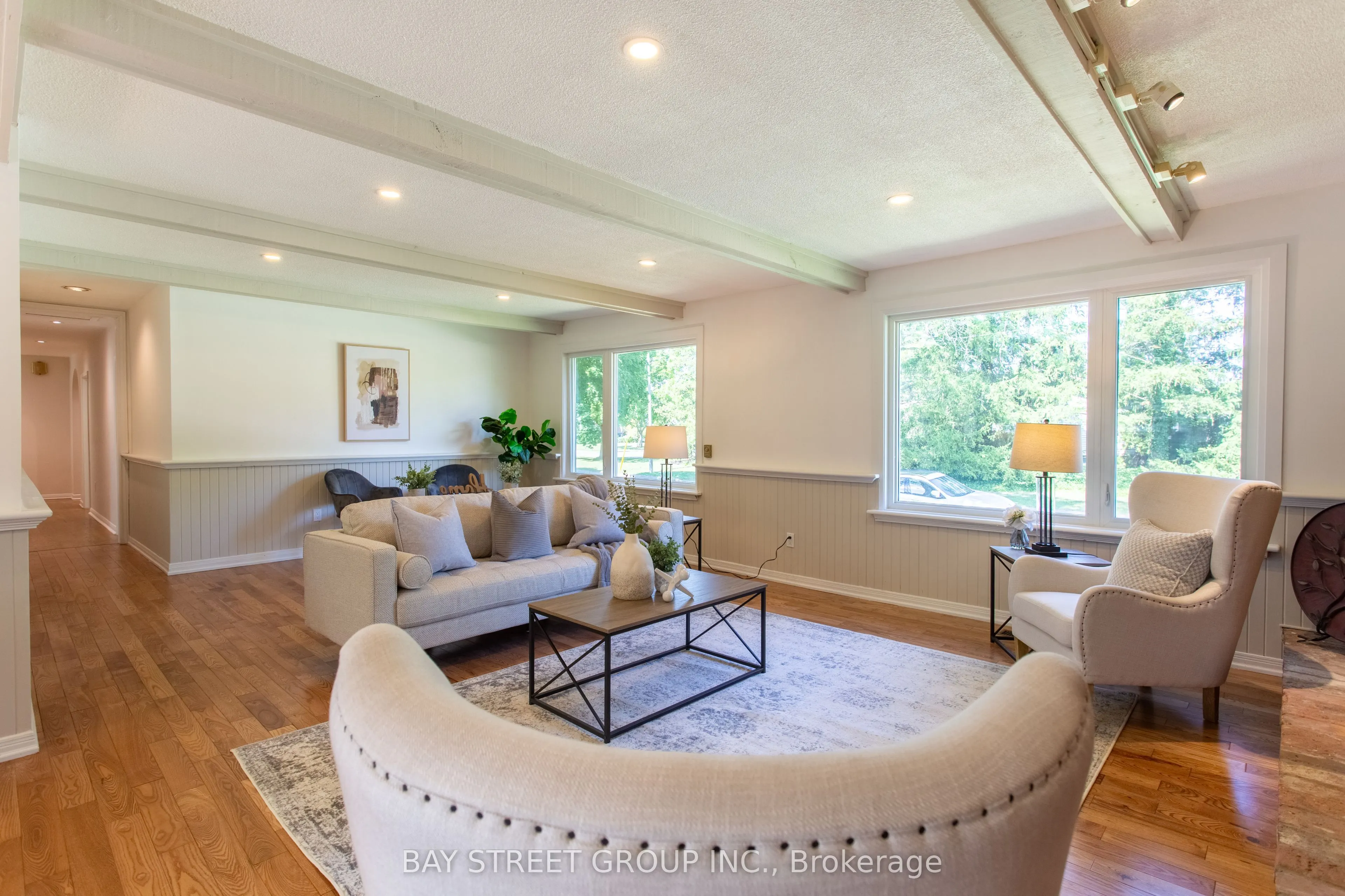 2 Parklane Crescent S