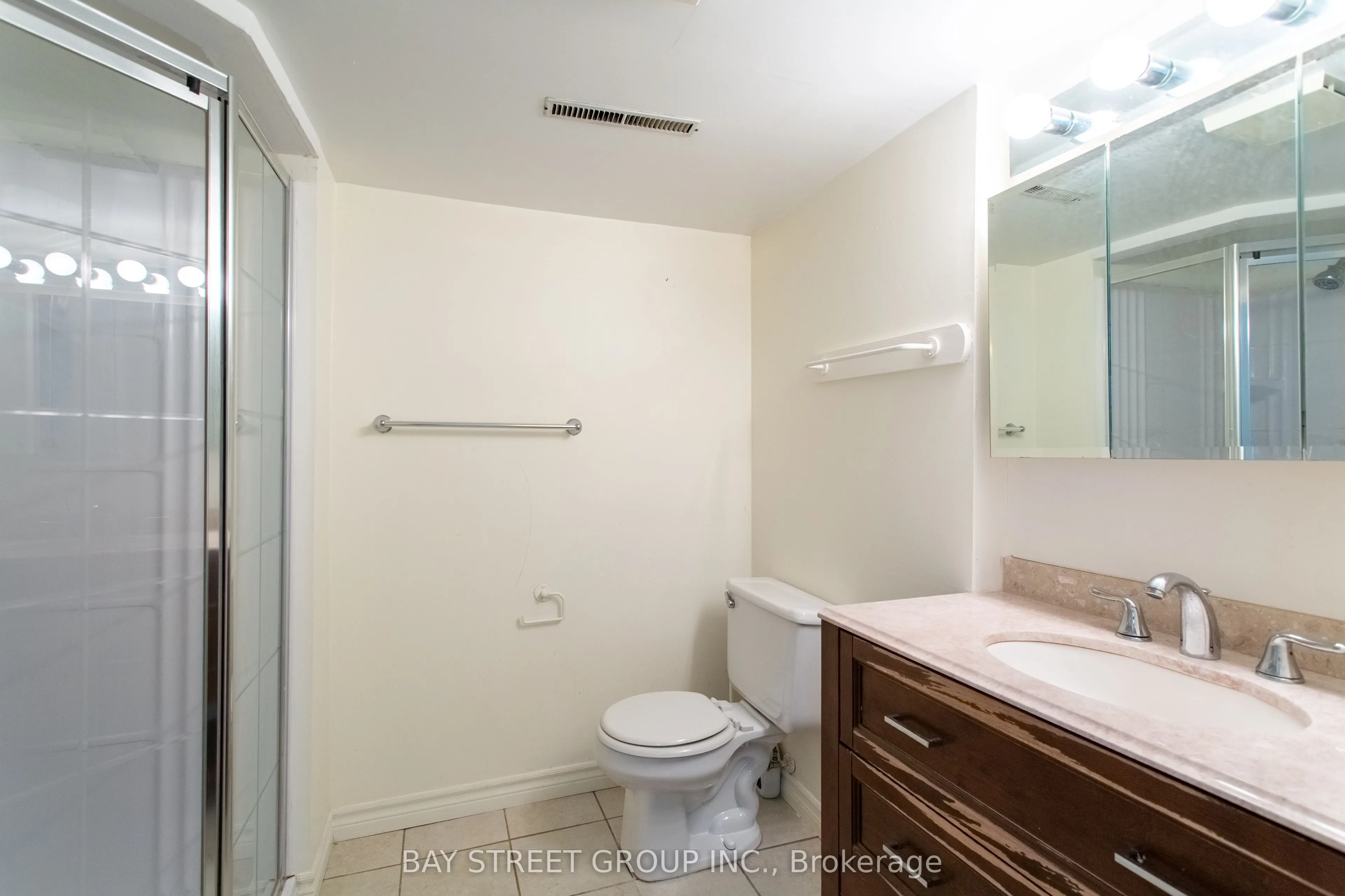 2 Parklane Crescent S