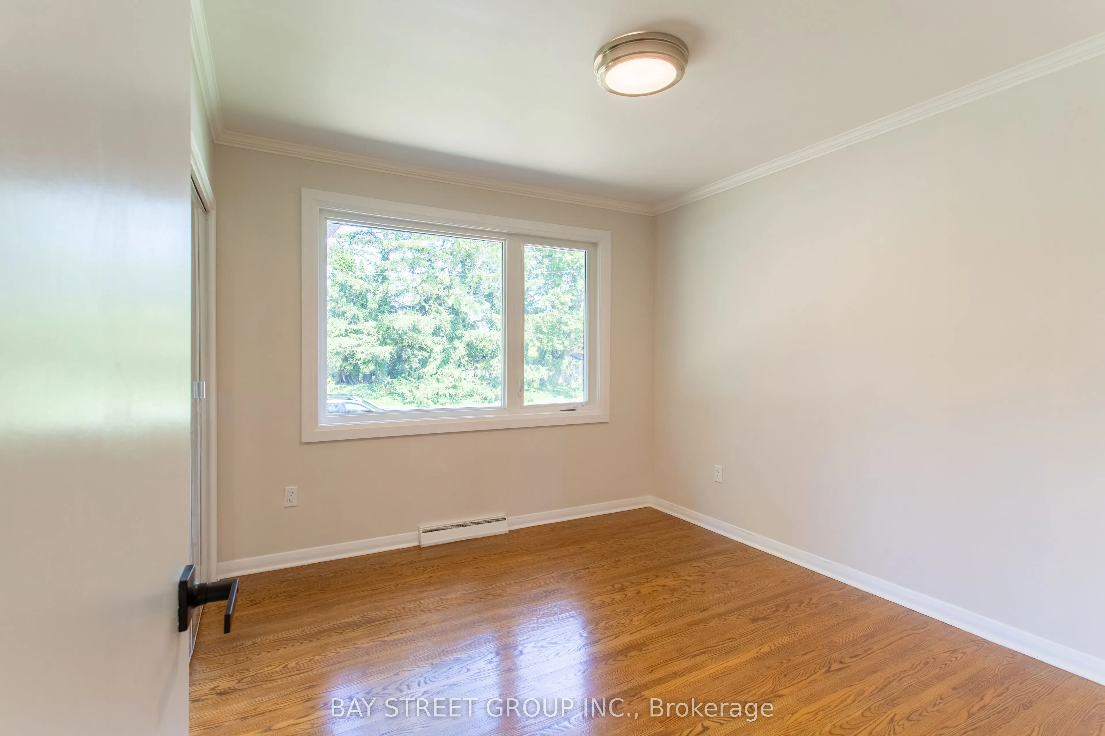 2 Parklane Crescent S