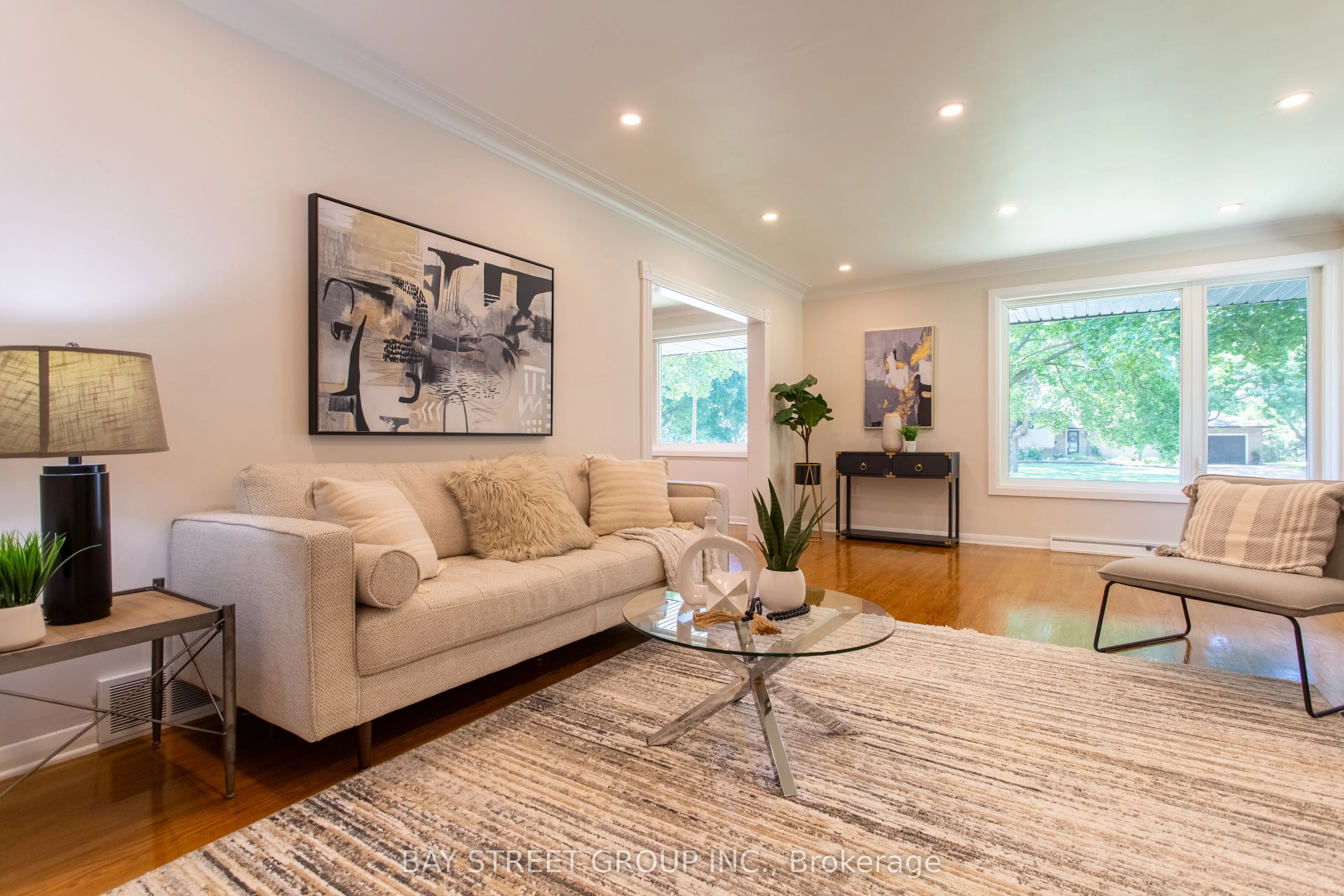 2 Parklane Crescent S