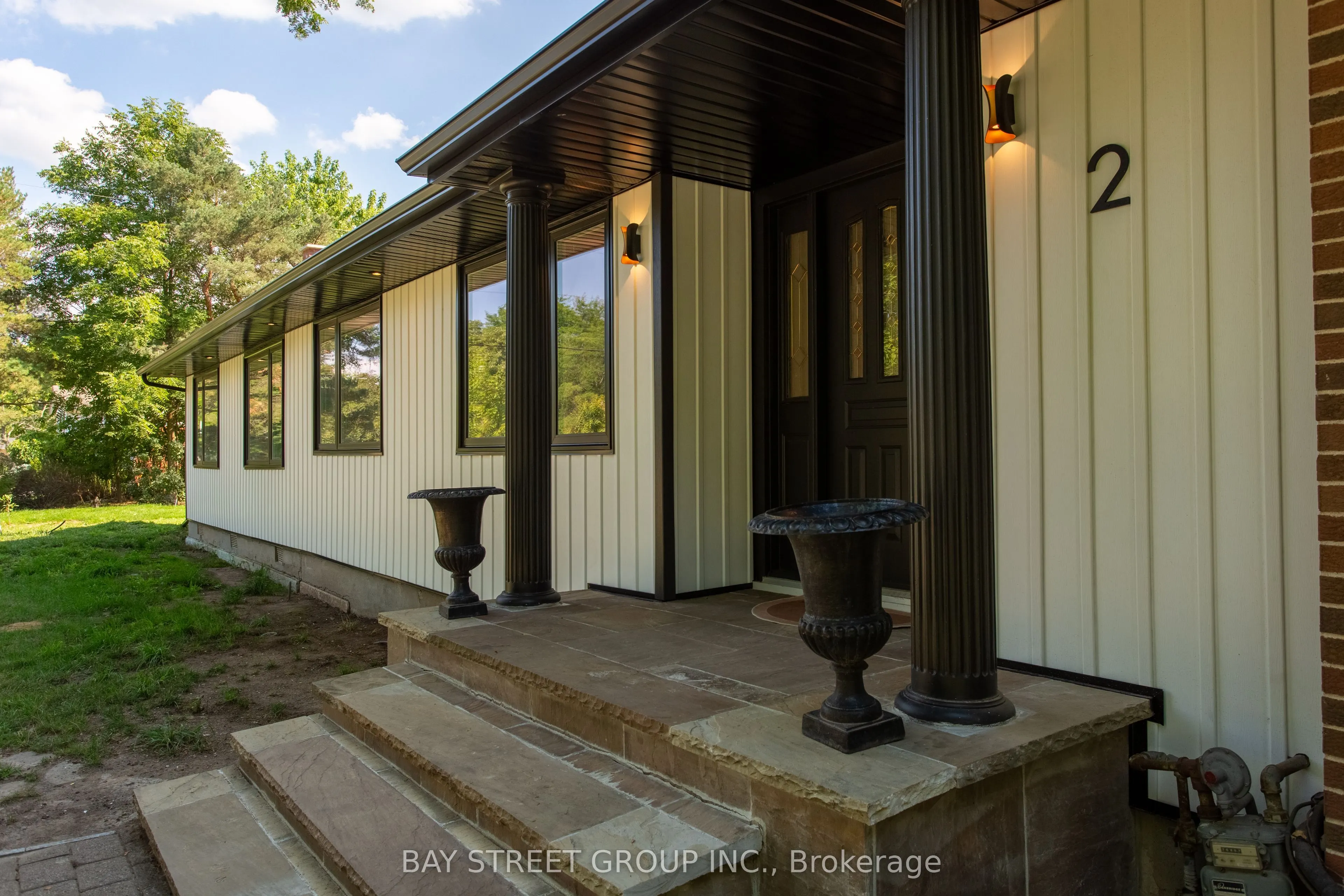 2 Parklane Crescent S