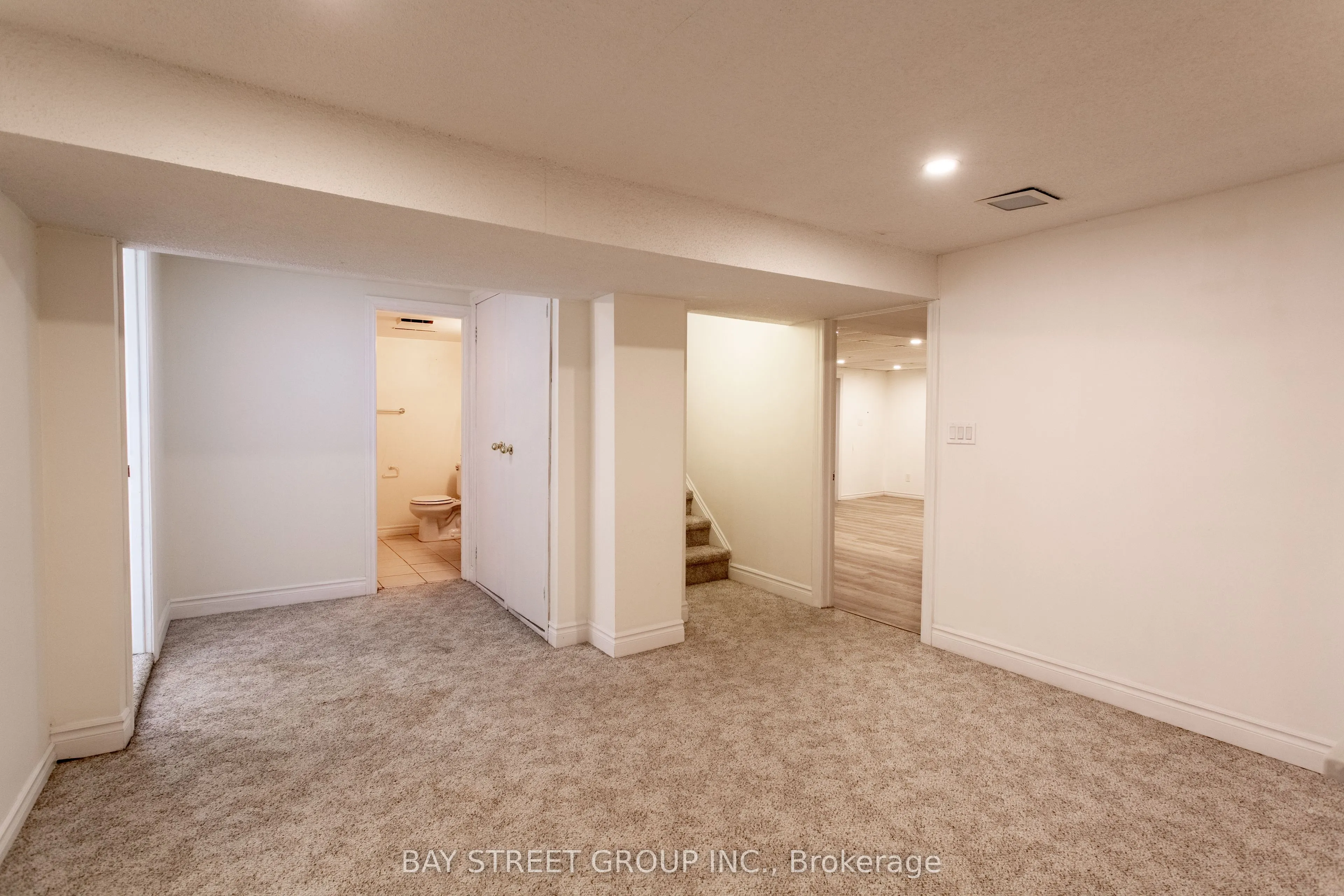 2 Parklane Crescent S