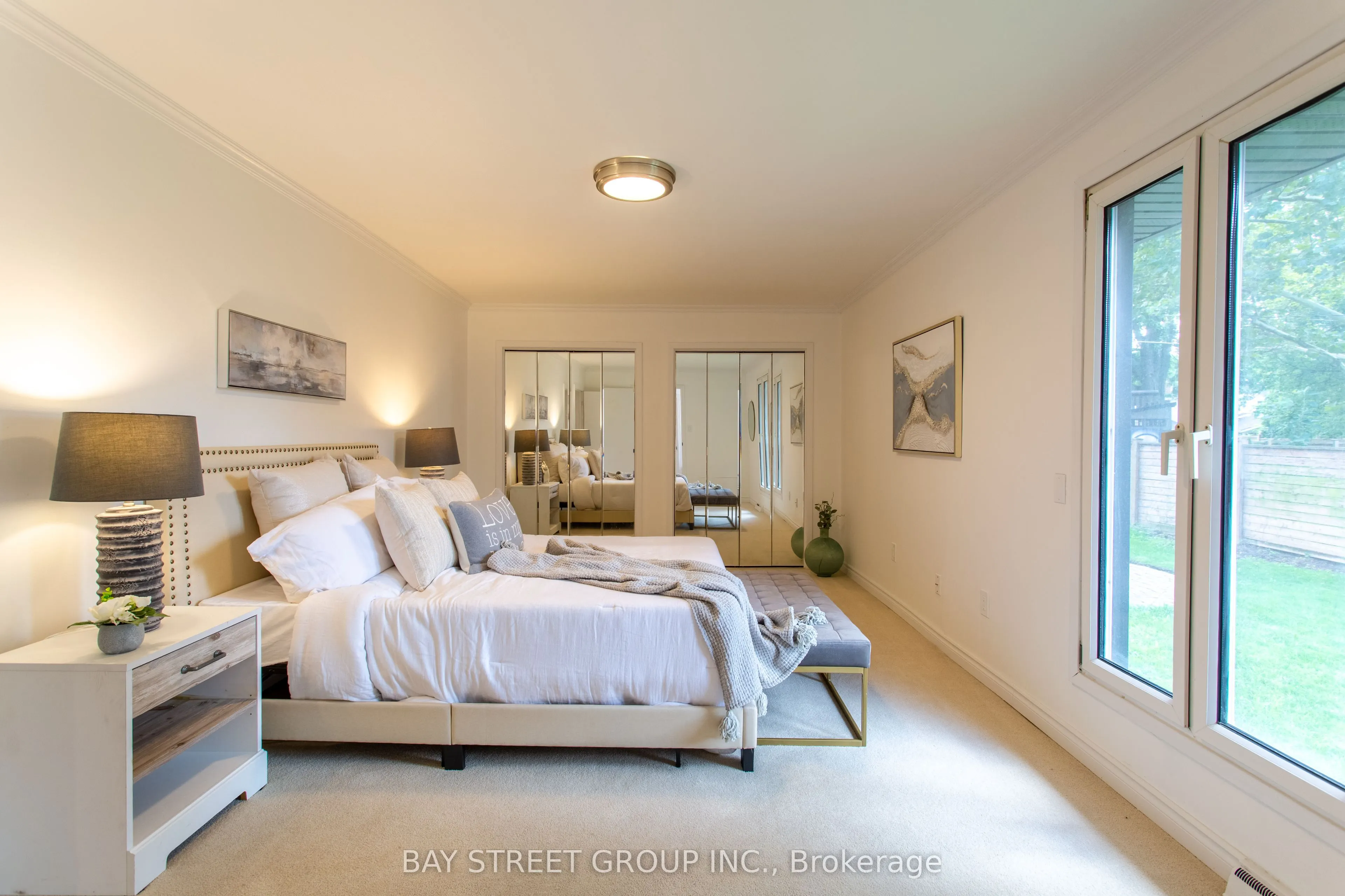 2 Parklane Crescent S