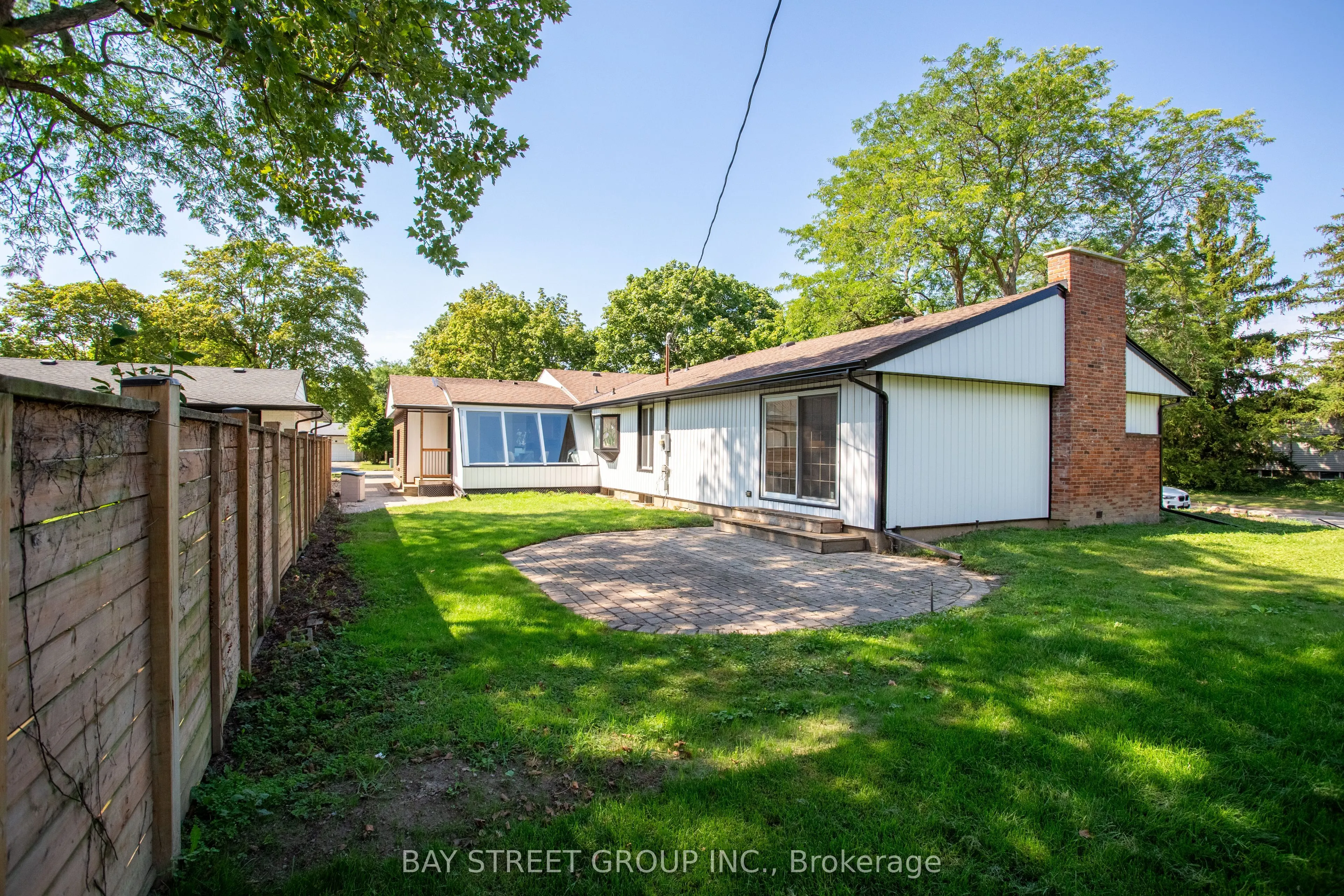 2 Parklane Crescent S