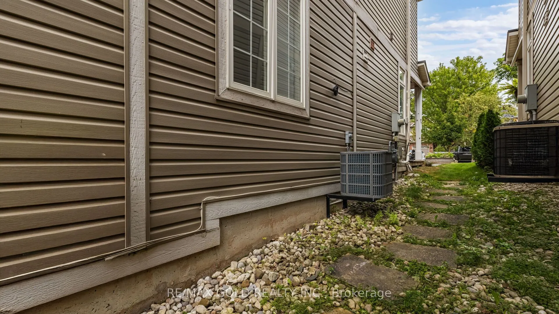 30 Sunnycroft Court
