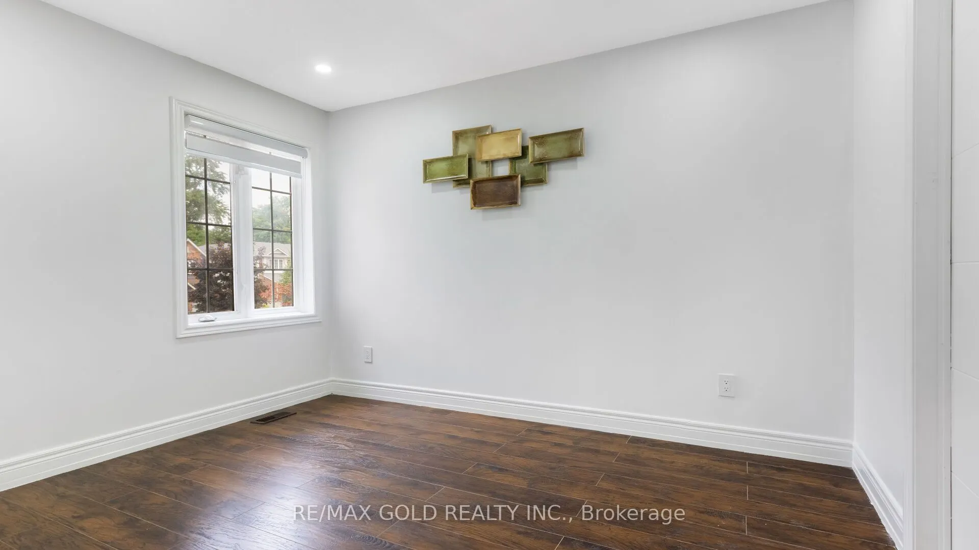 30 Sunnycroft Court