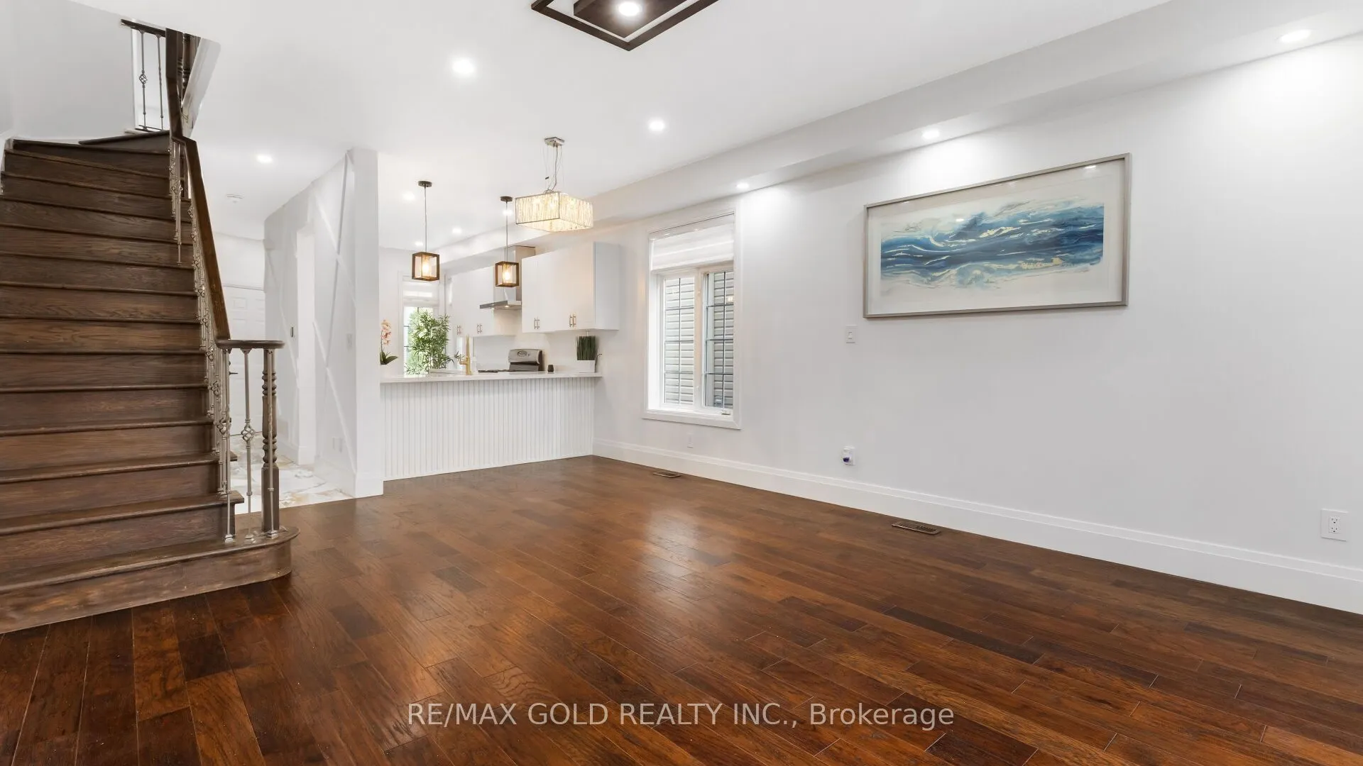 30 Sunnycroft Court