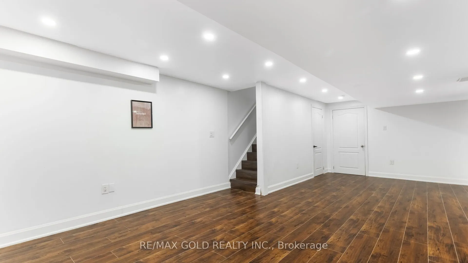 30 Sunnycroft Court