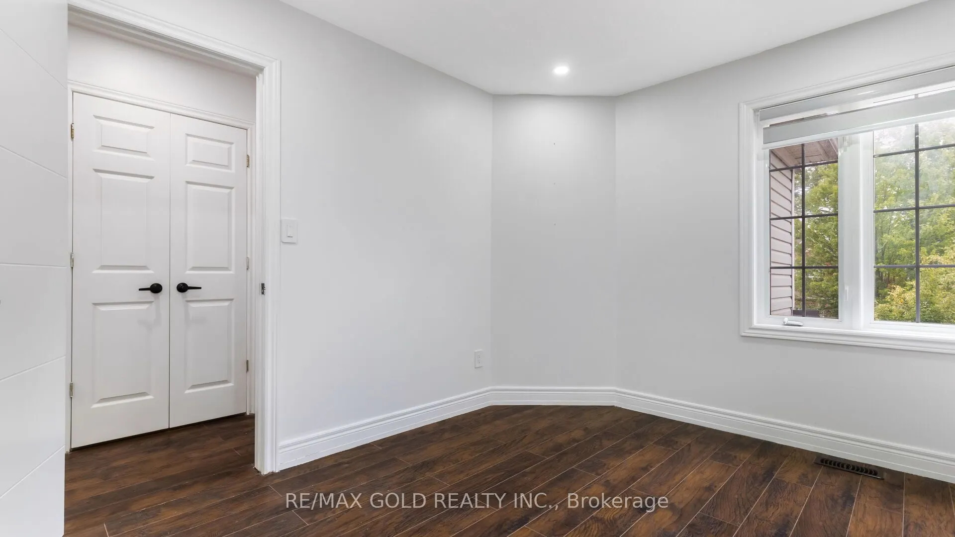 30 Sunnycroft Court
