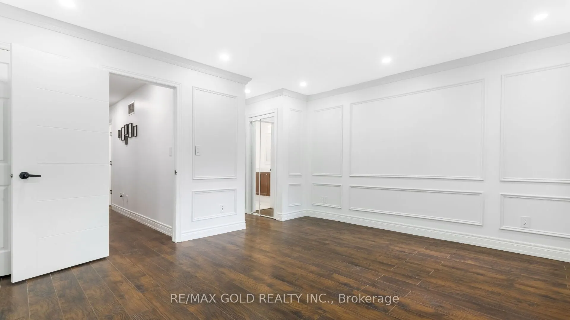30 Sunnycroft Court
