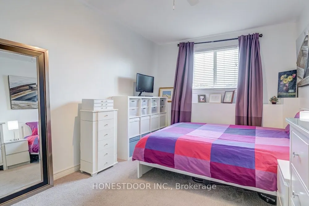 111 Grey Street, #204