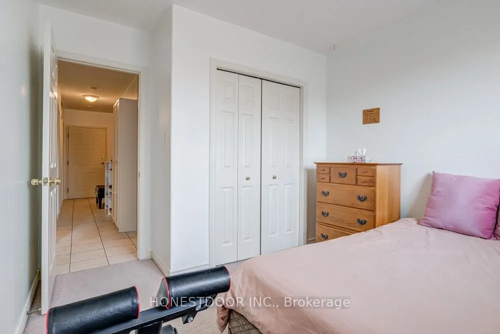 111 Grey Street, #204