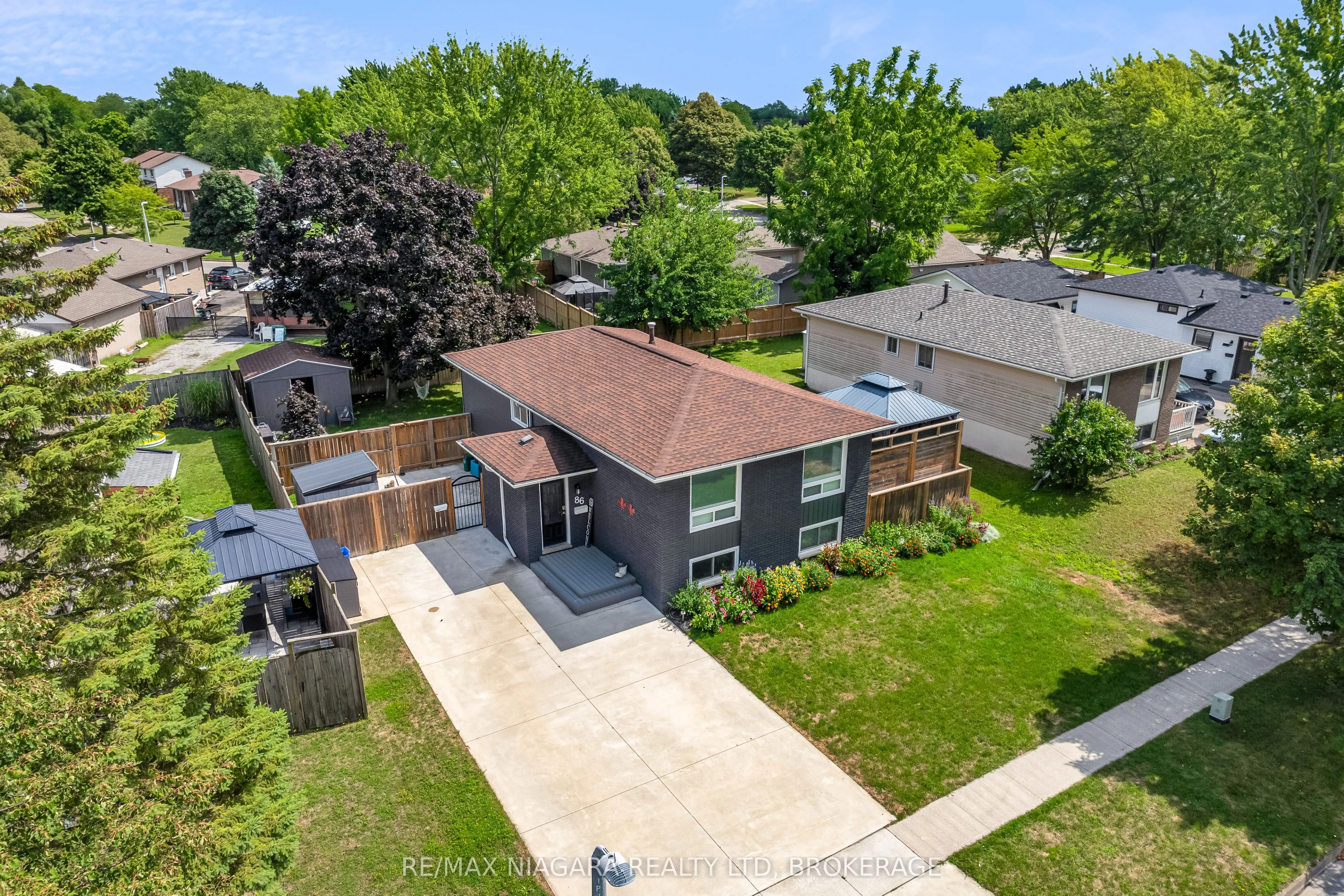 86 Leaside Drive