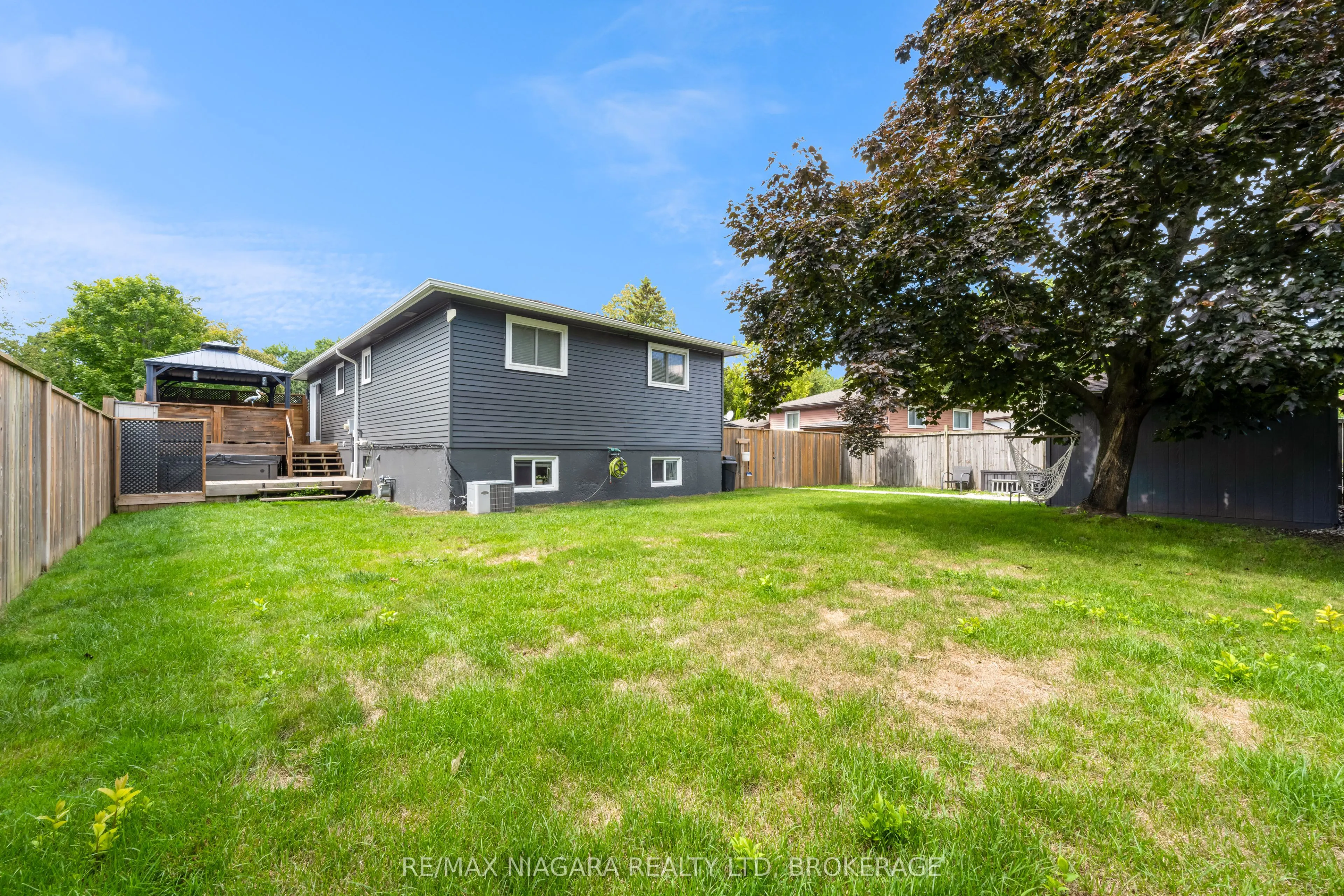 86 Leaside Drive