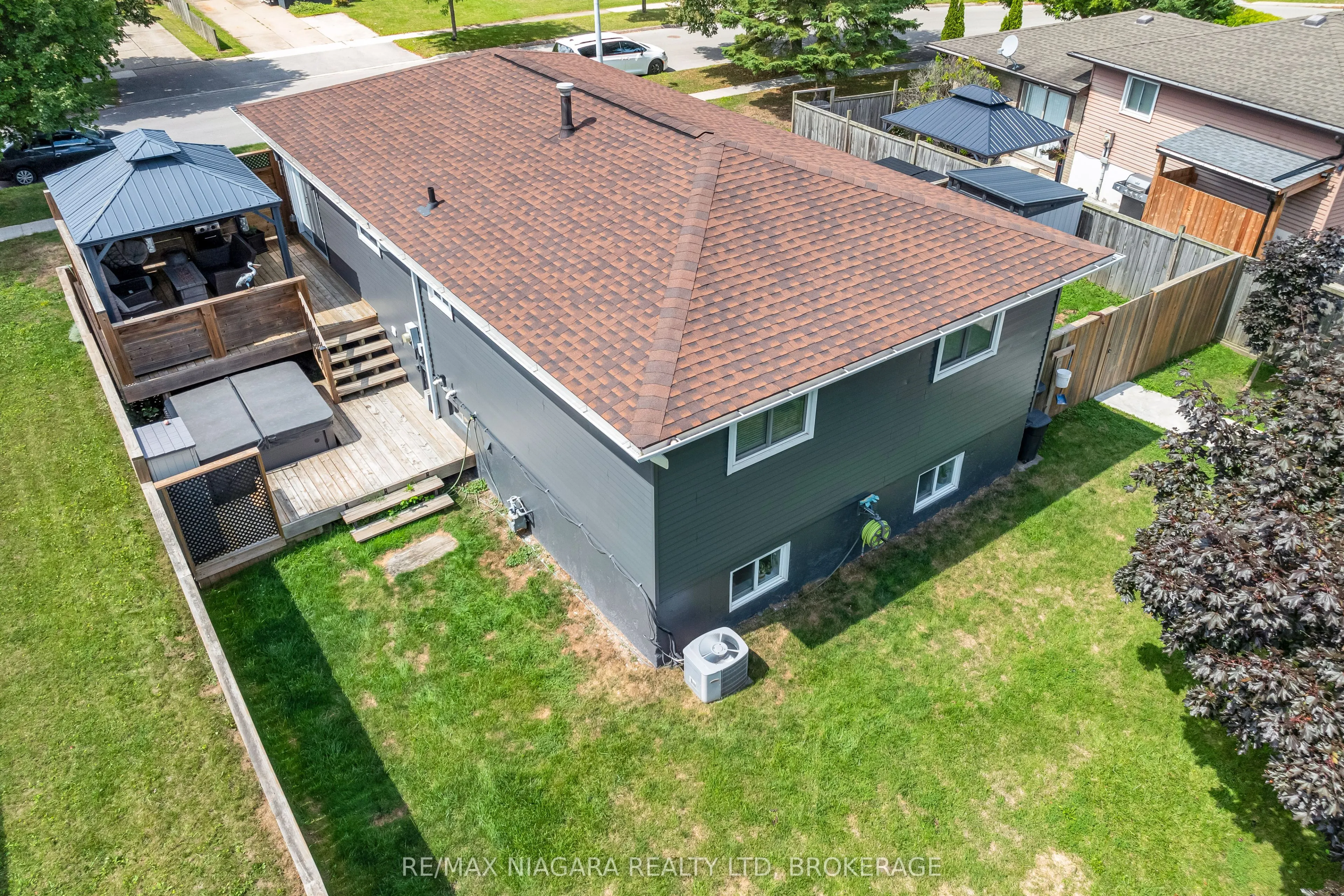 86 Leaside Drive